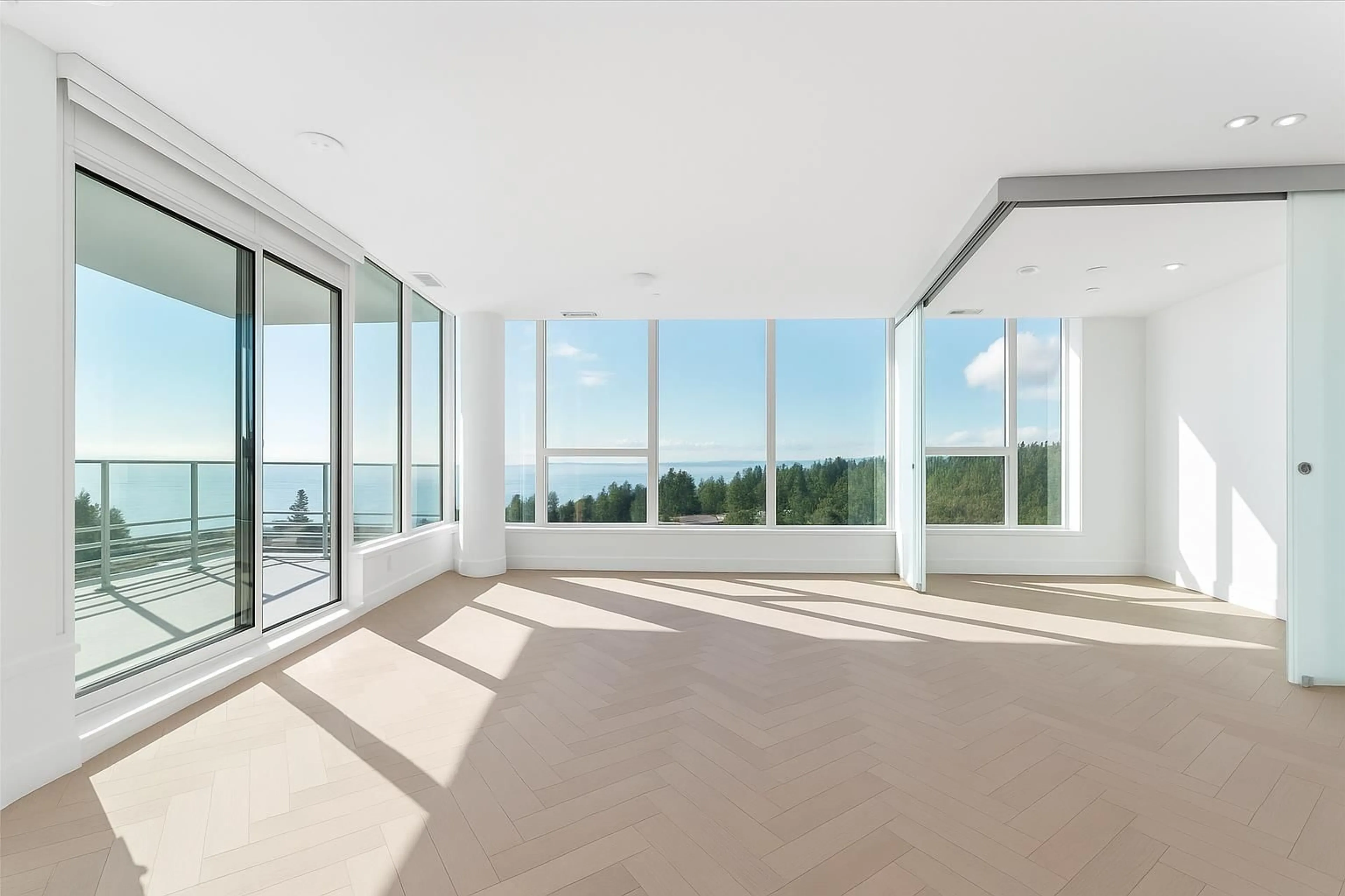 A pic of a room for 705 - 1342 JOHNSTON ROAD, White Rock British Columbia V4B3Z2