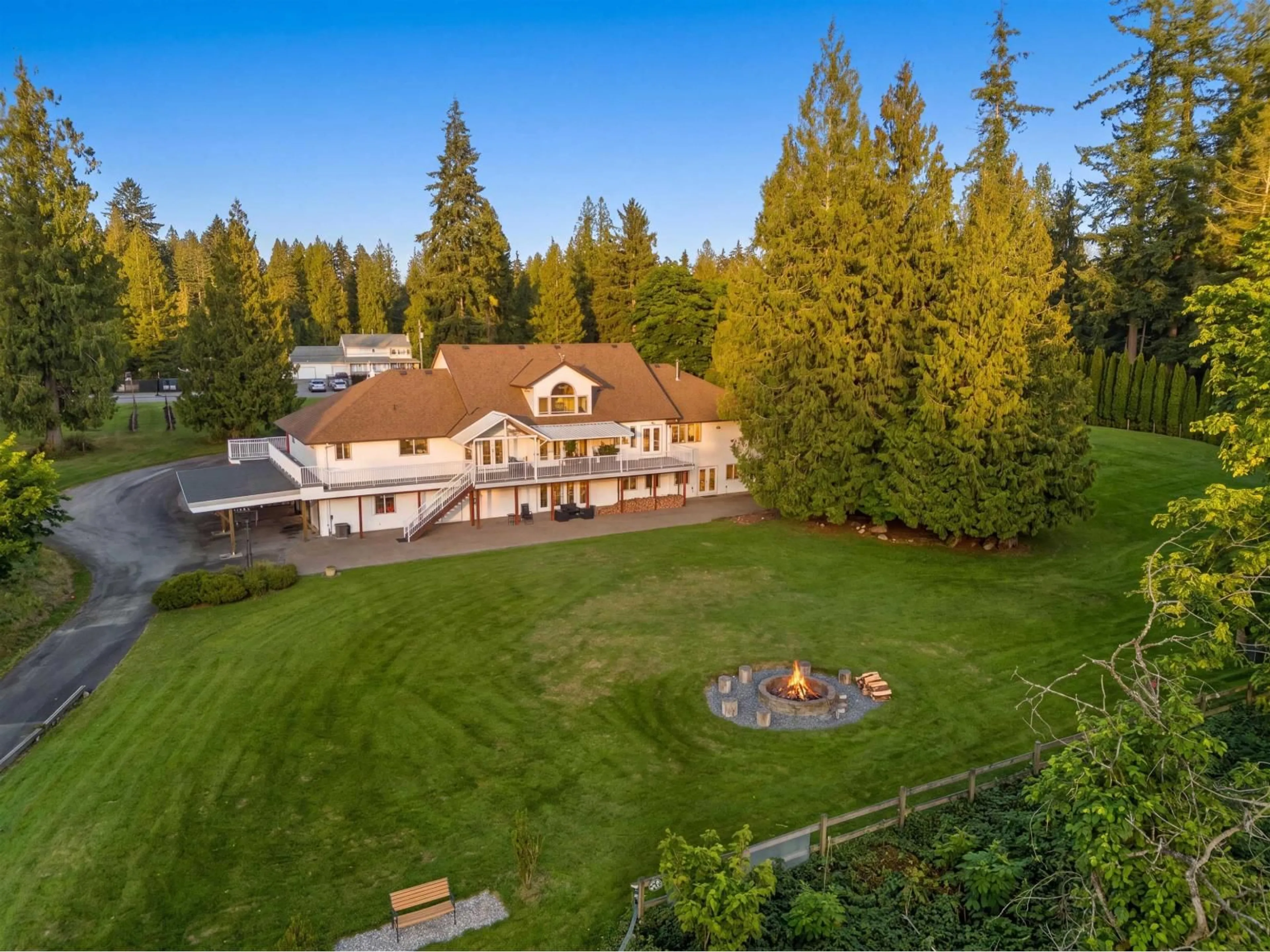 A pic from outside/outdoor area/front of a property/back of a property/a pic from drone, mountain view for 21980 100 AVENUE, Langley British Columbia V1M3V1