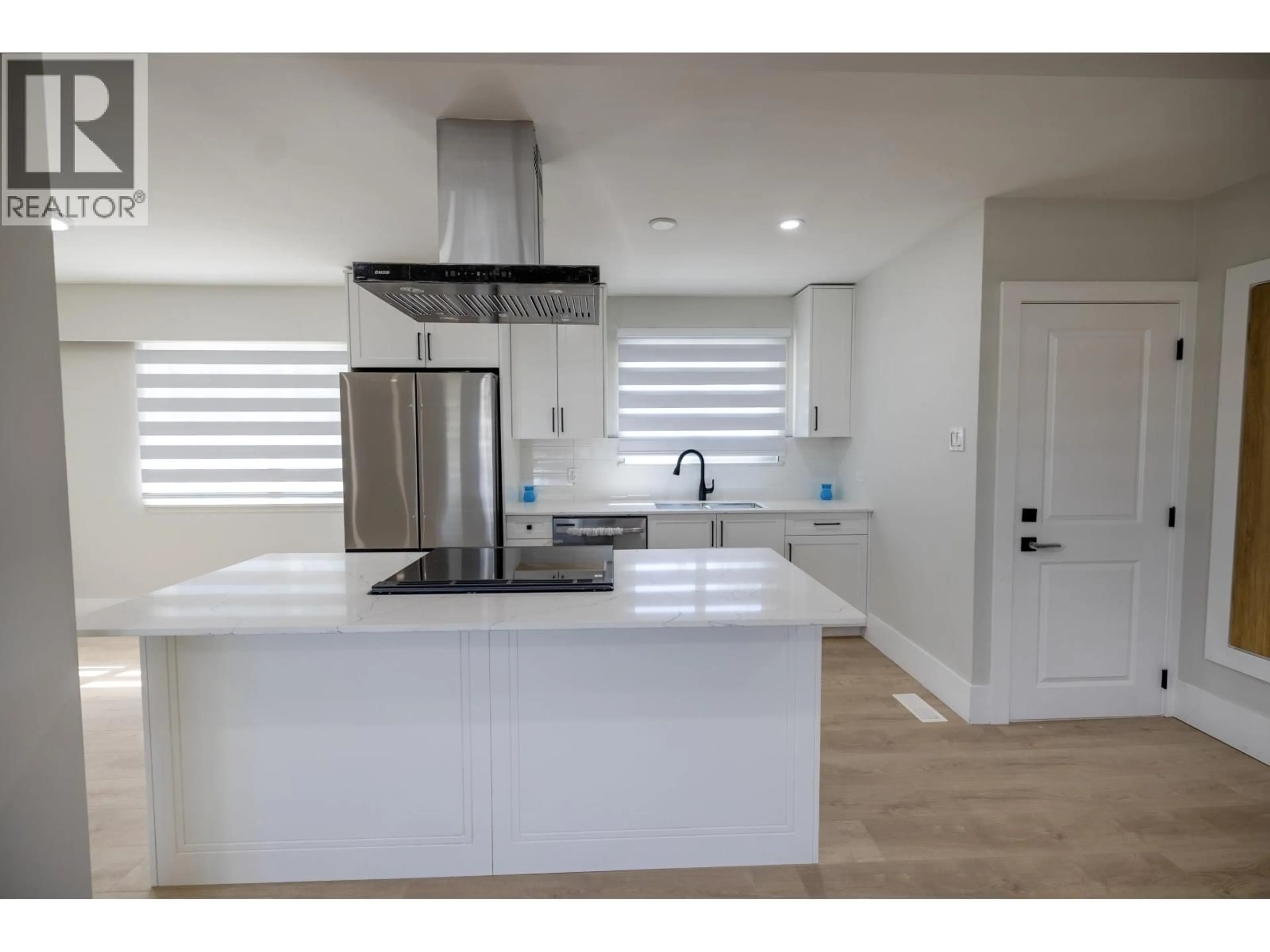 Open concept kitchen, unknown for 1558 CARNEY STREET, Prince George British Columbia V2M2L5