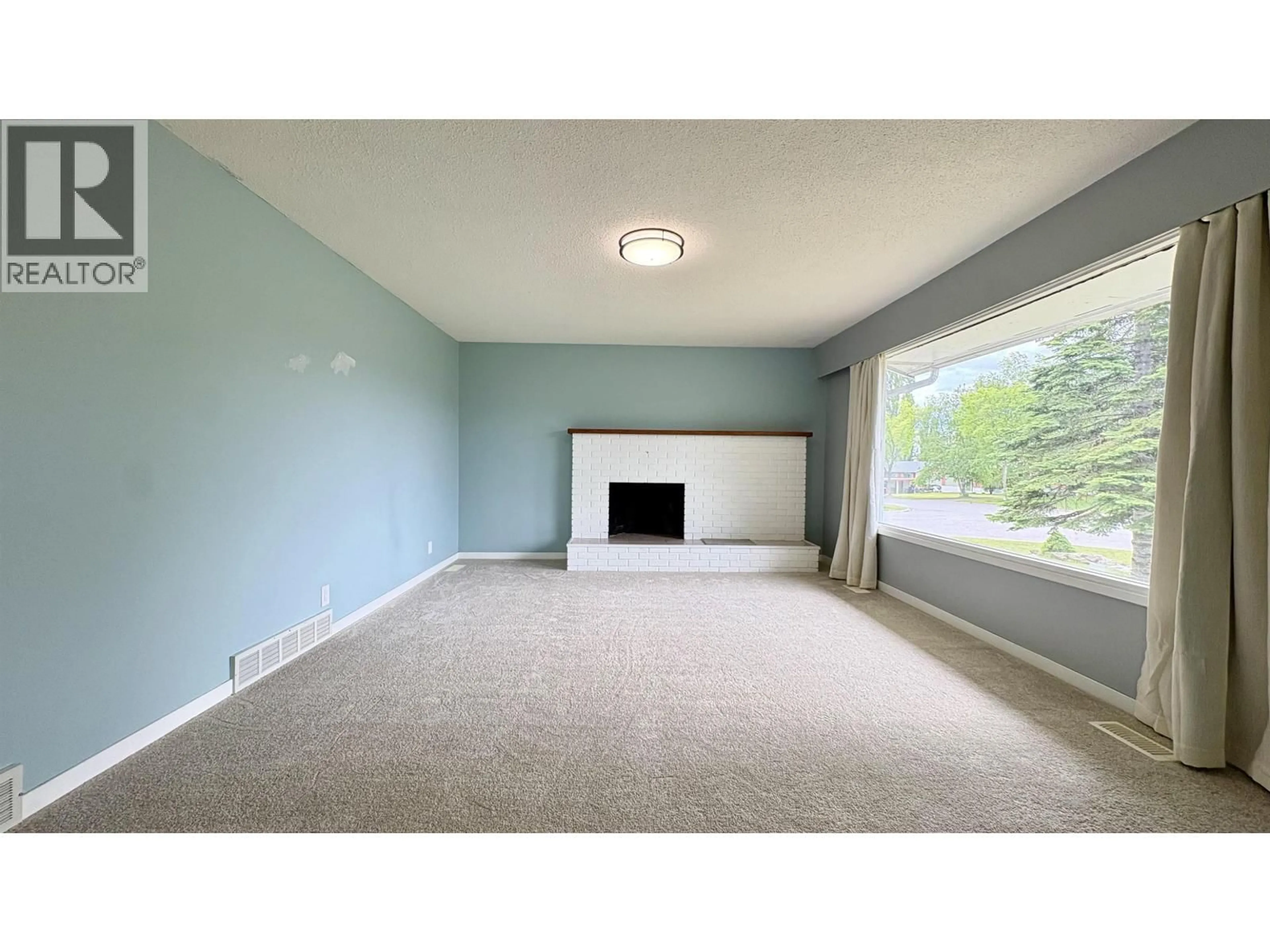 A pic of a room for 322 PIONEER AVENUE, Prince George British Columbia V2M4M2
