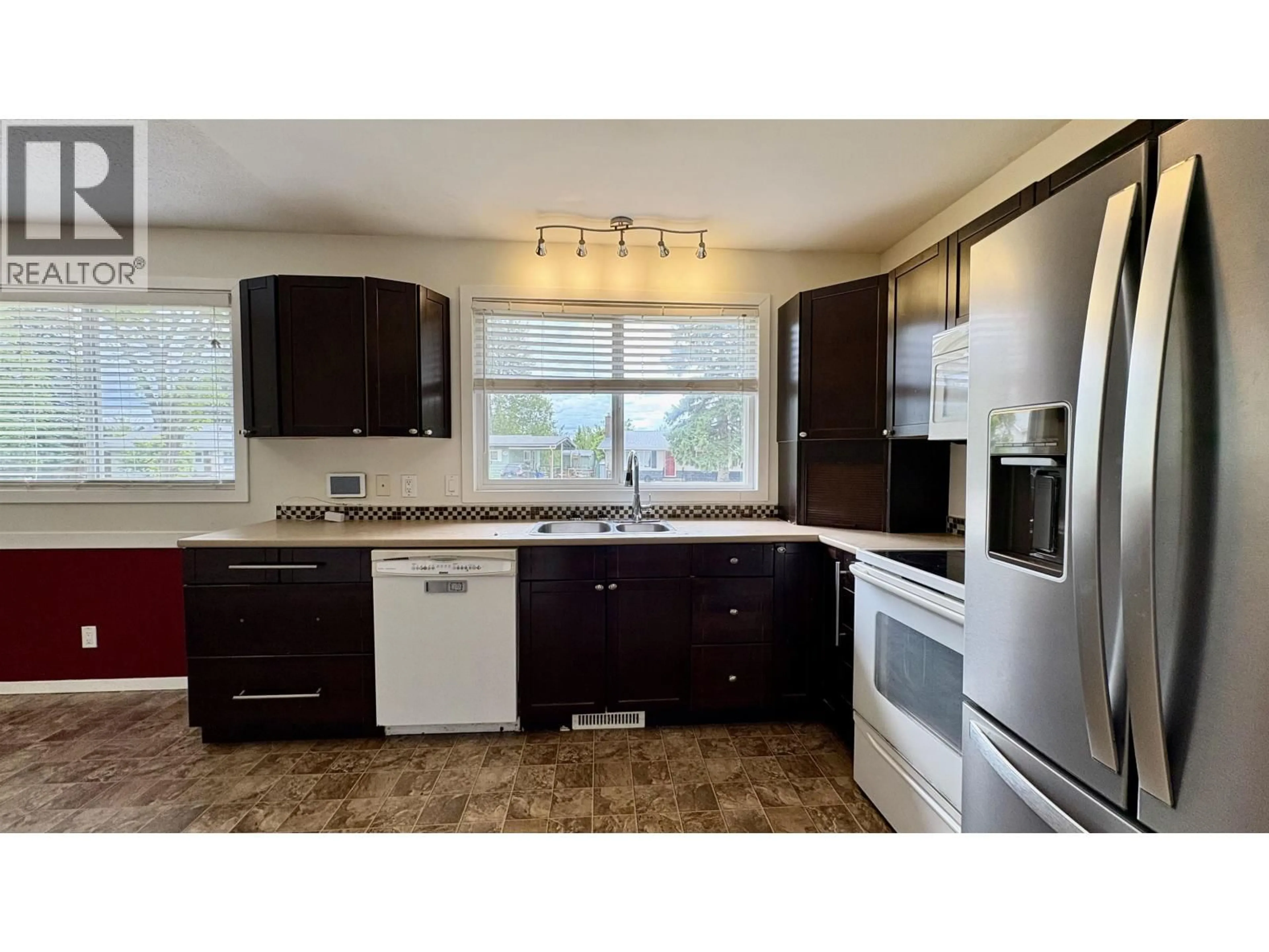 Standard kitchen, unknown for 322 PIONEER AVENUE, Prince George British Columbia V2M4M2