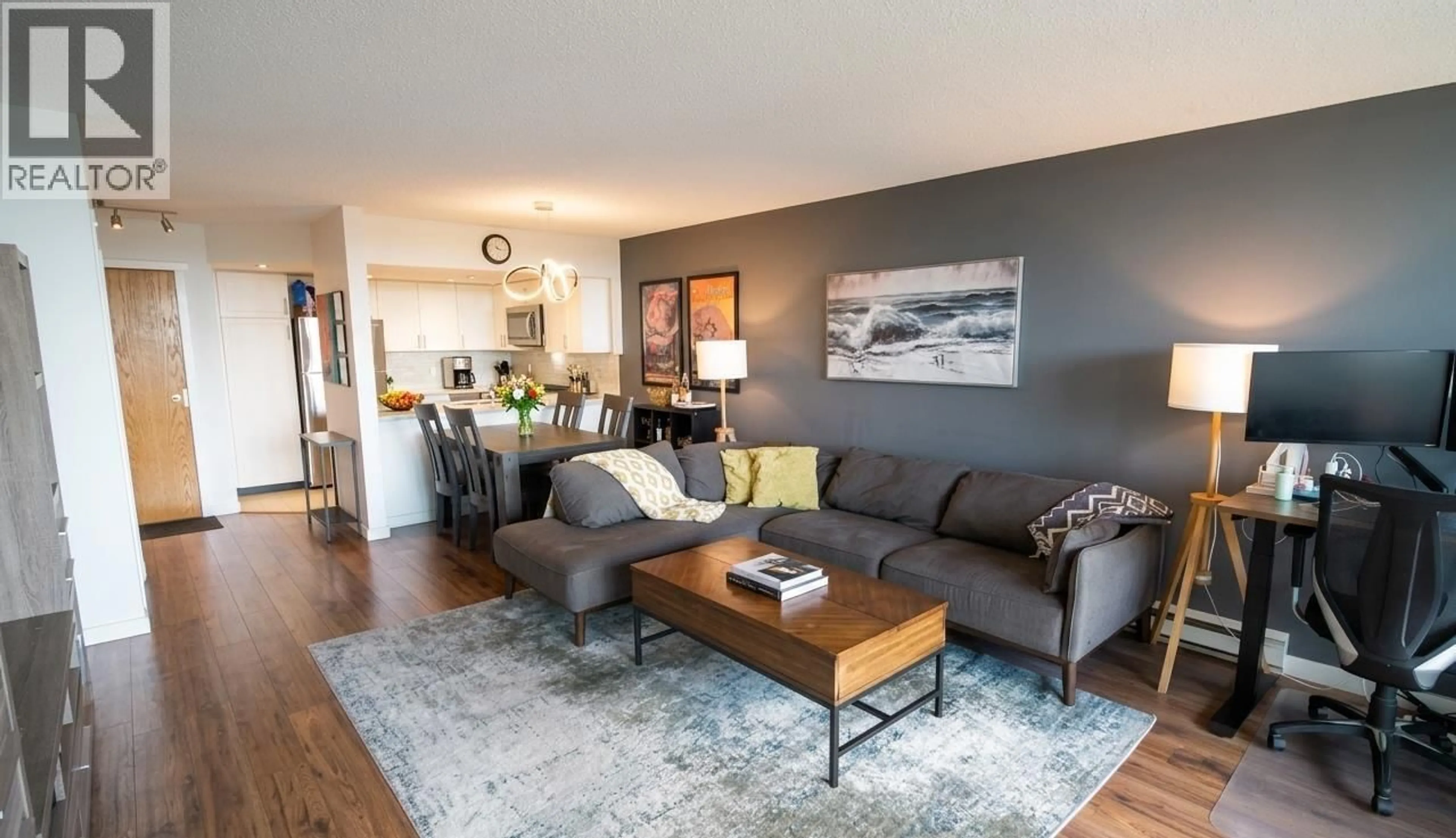 Living room with furniture, wood/laminate floor for 605 - 1045 QUAYSIDE DRIVE, New Westminster British Columbia V3M6C9