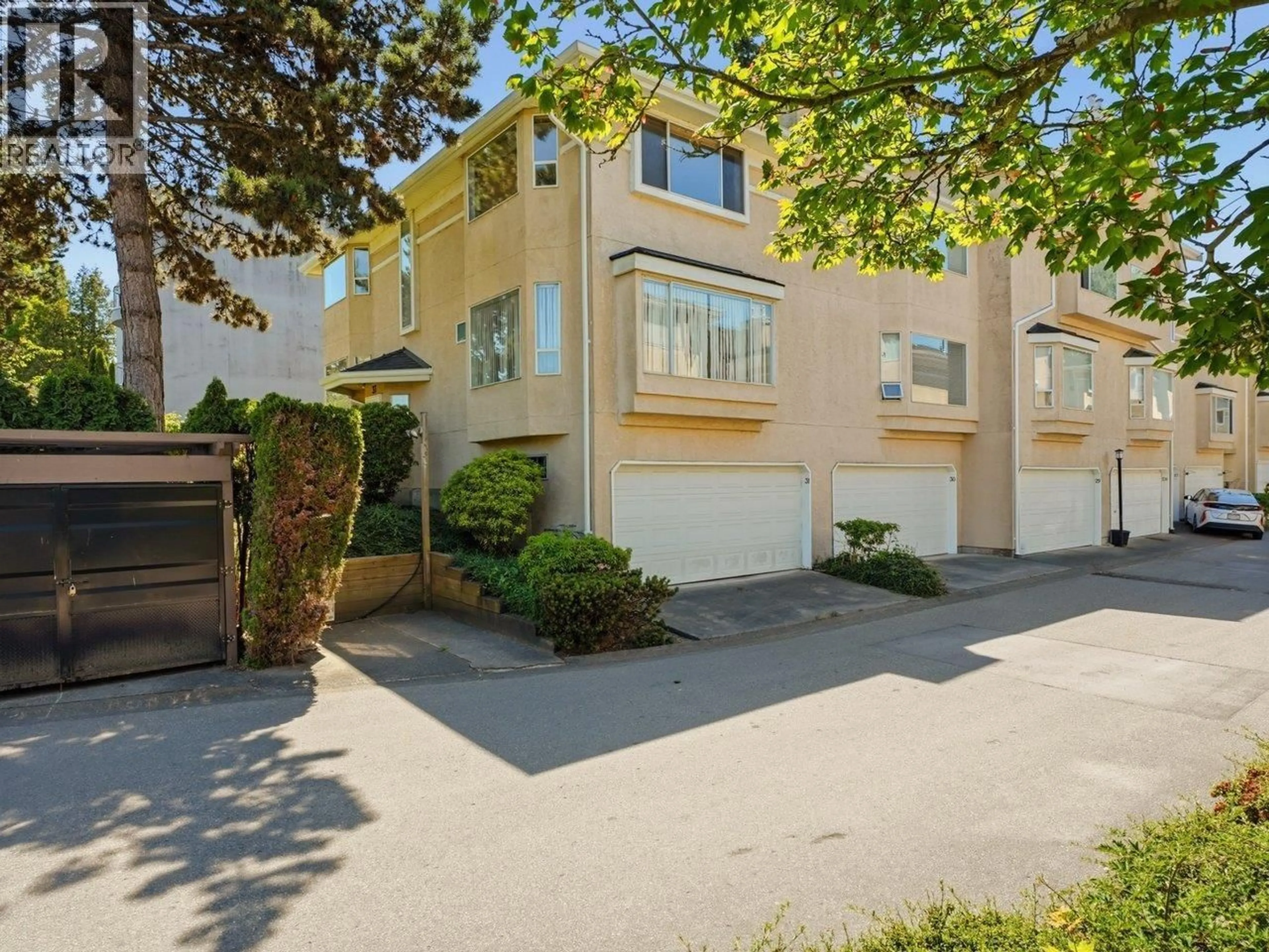 A pic from outside/outdoor area/front of a property/back of a property/a pic from drone, street for 31 - 7311 MINORU BOULEVARD, Richmond British Columbia V6Y3S8