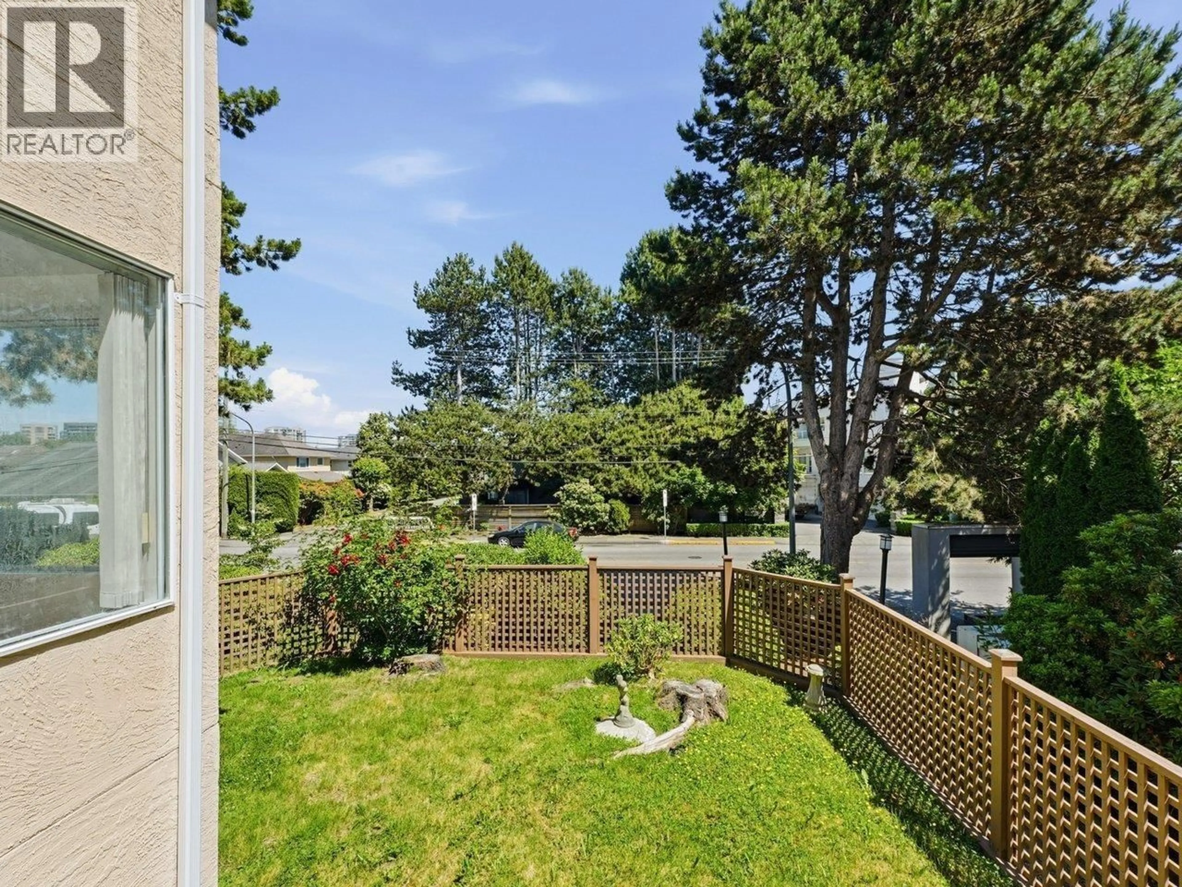 A pic from outside/outdoor area/front of a property/back of a property/a pic from drone, forest/trees view for 31 - 7311 MINORU BOULEVARD, Richmond British Columbia V6Y3S8