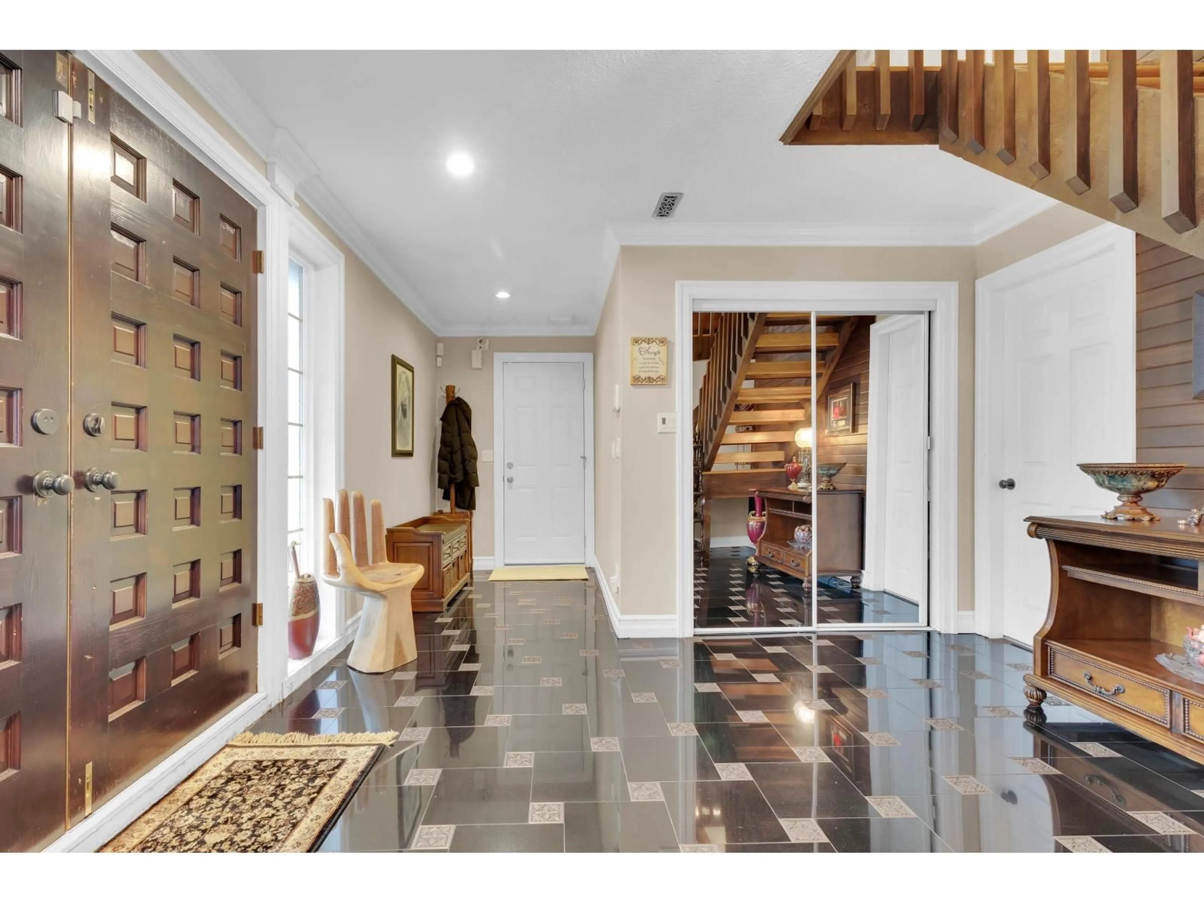 Indoor foyer for 5625 132 STREET, Surrey British Columbia V3X1N8