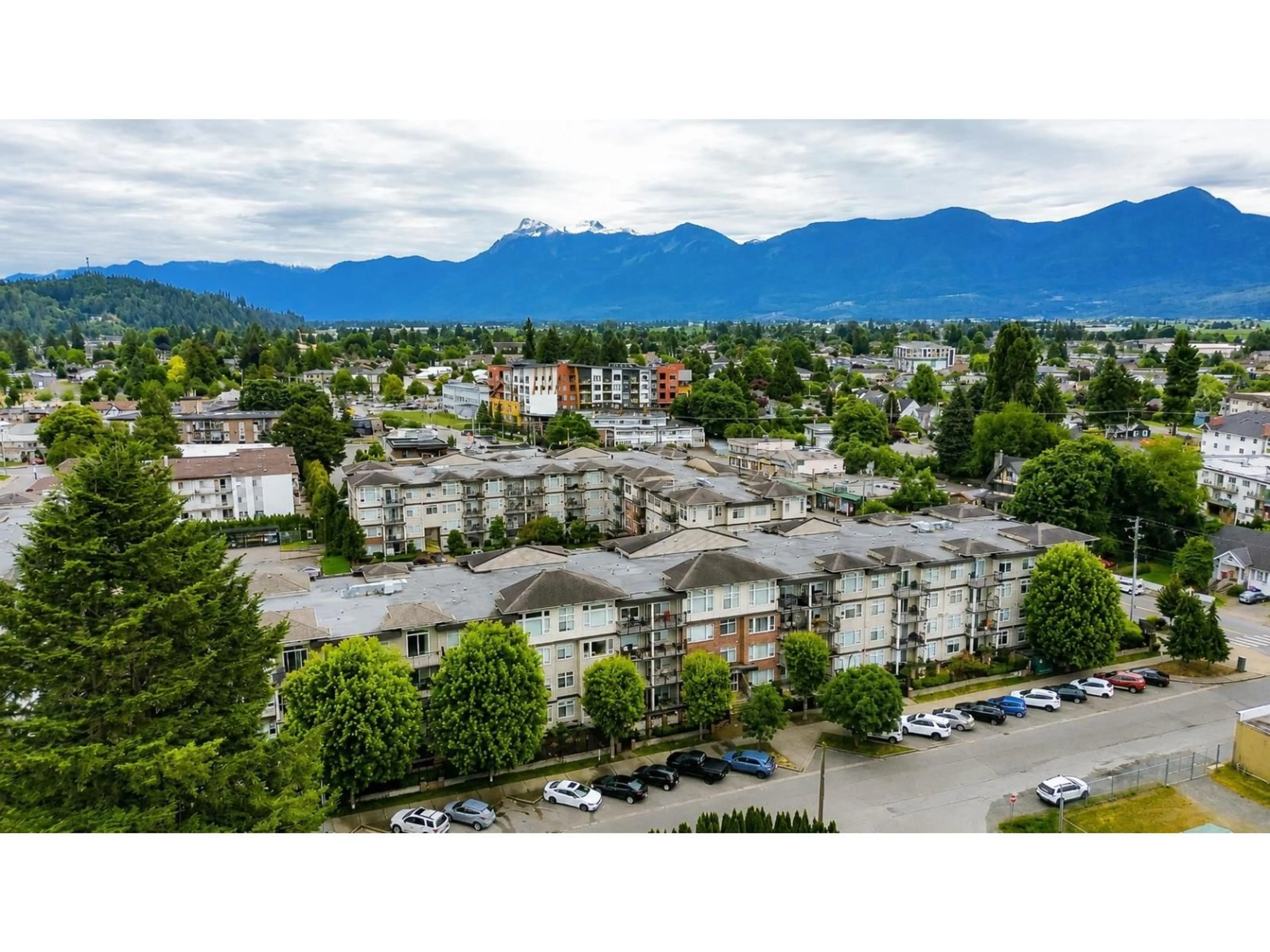 A pic from outside/outdoor area/front of a property/back of a property/a pic from drone, mountain view for 319 - 9422 VICTOR STREET, Chilliwack British Columbia V2P0B8