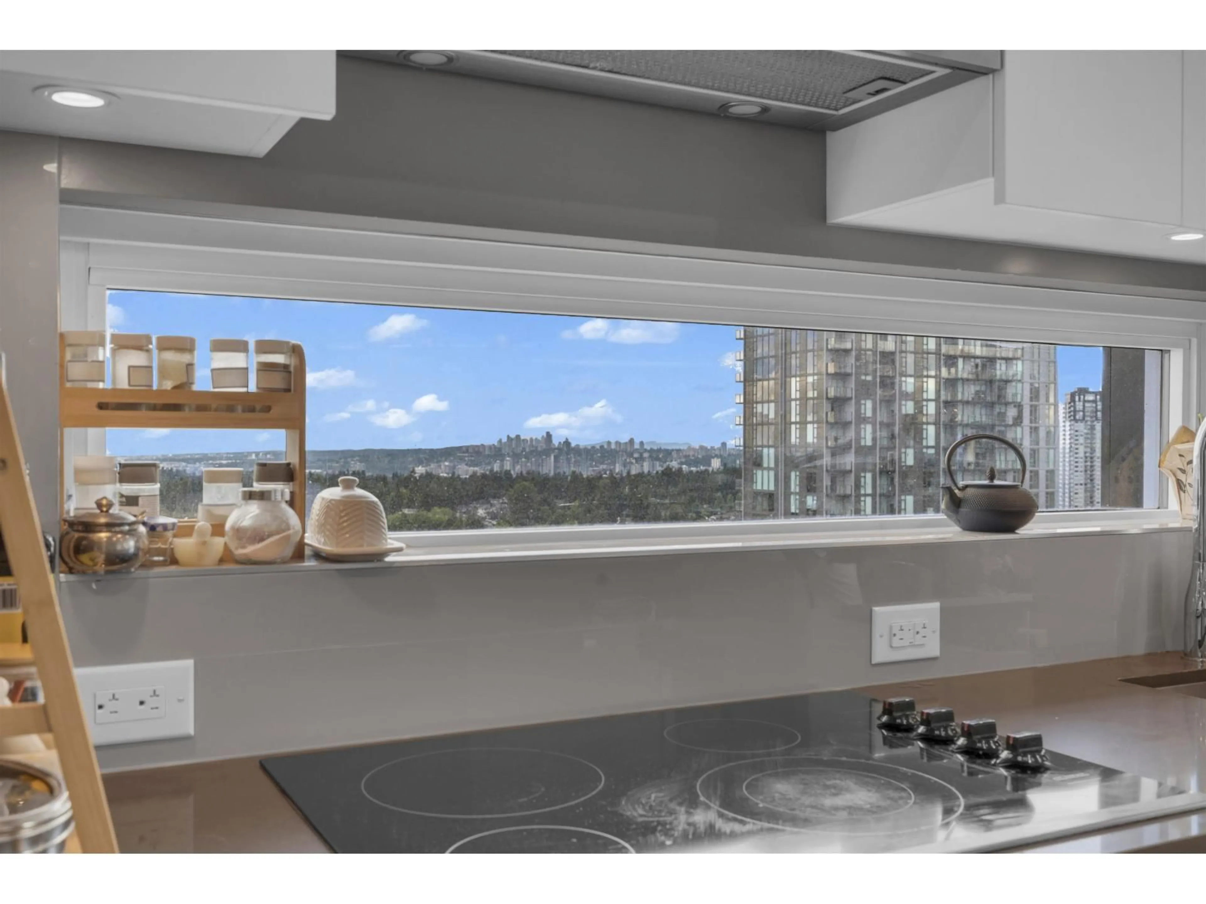 Unknown for 2704 - 13615 FRASER HIGHWAY, Surrey British Columbia V3T0P7