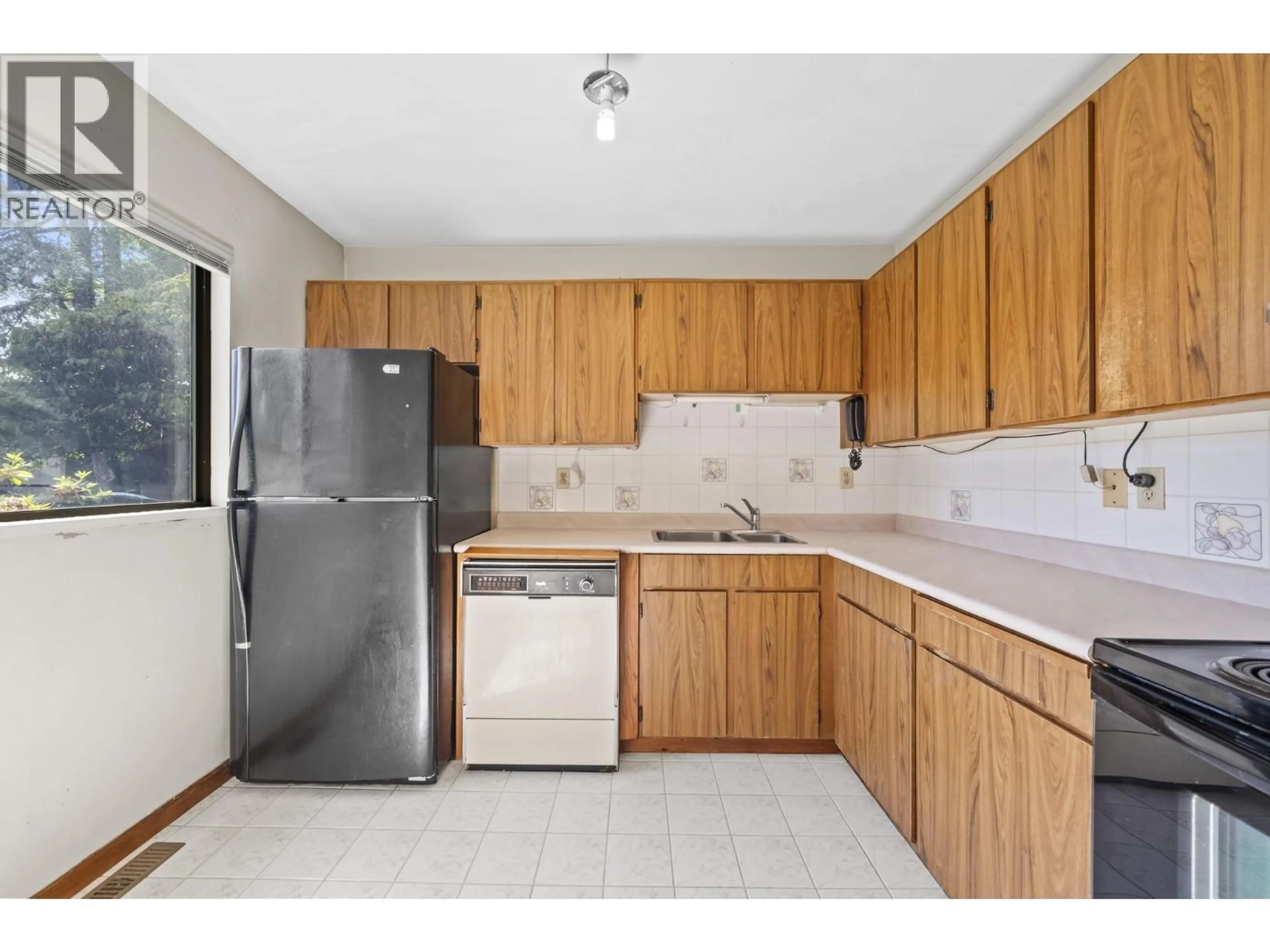 Standard kitchen, unknown for 24 - 2880 DACRE AVENUE, Coquitlam British Columbia V3C4H6