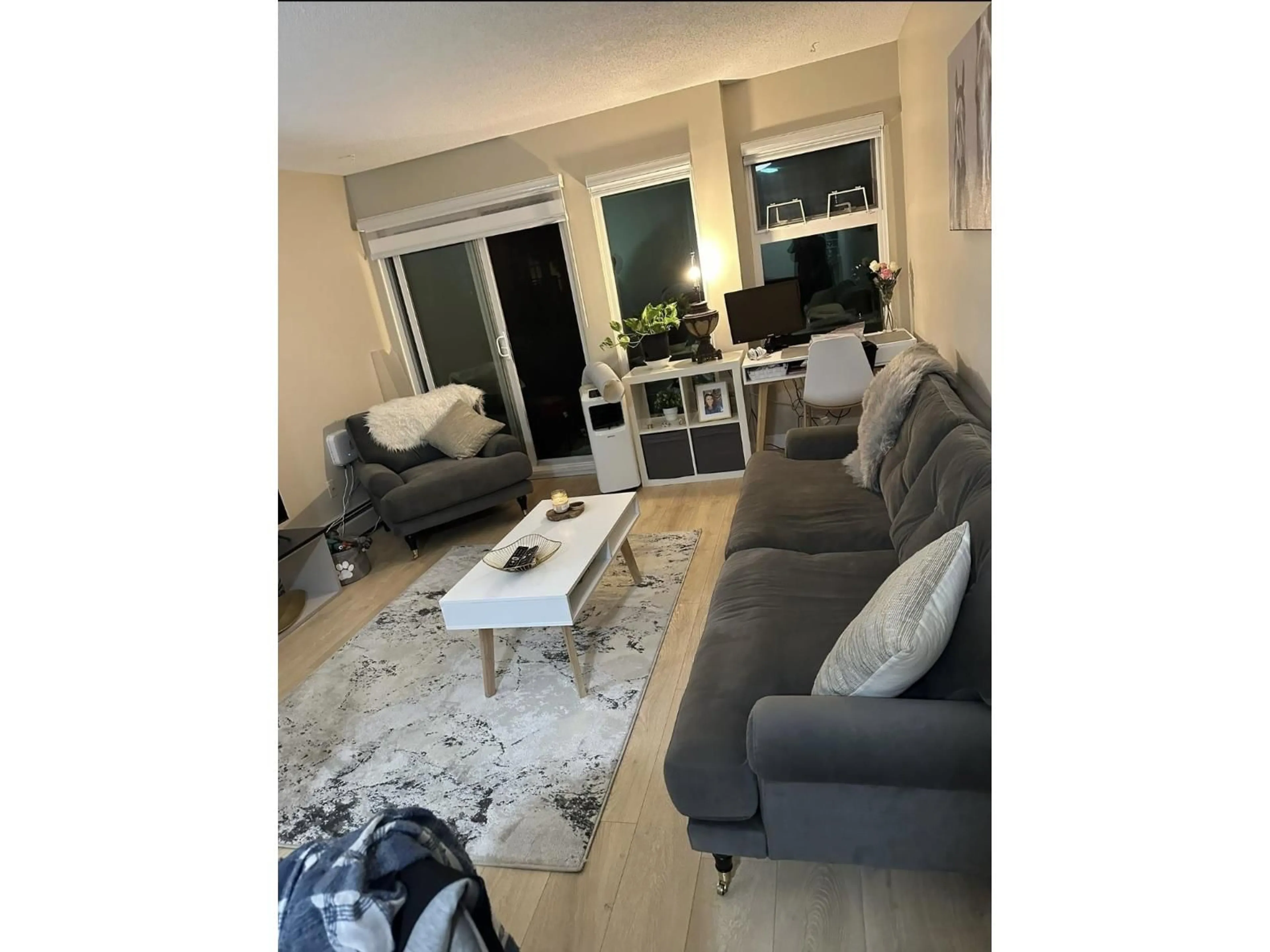 Living room with furniture, unknown for 310 - 1850 SOUTHMERE CRESCENT EAST, Surrey British Columbia V4A6Y6