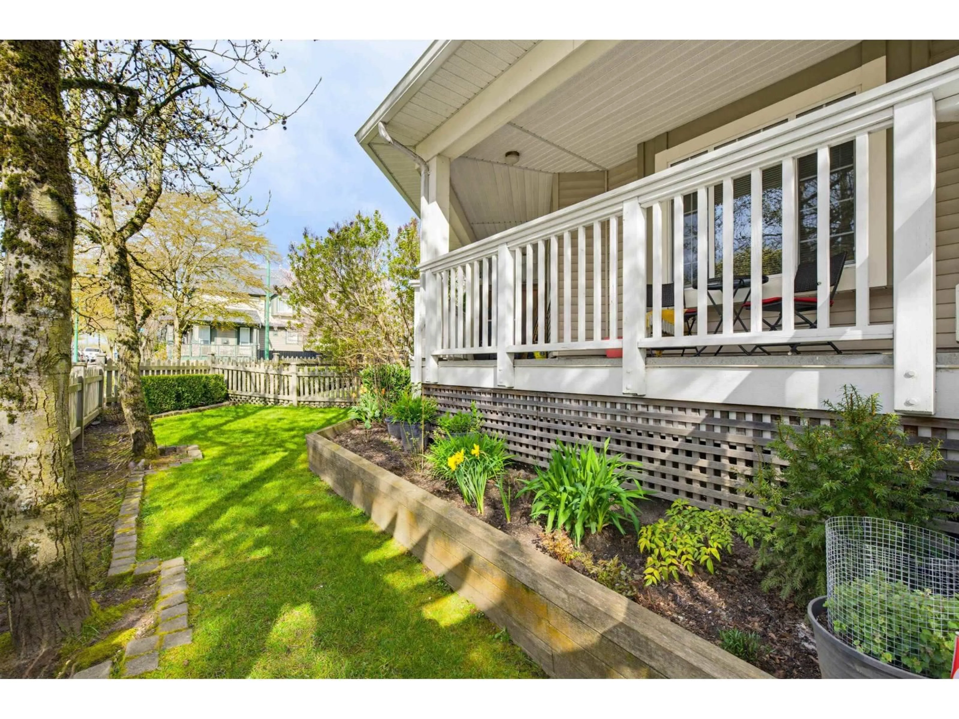Patio, street for 65 - 6852 193 STREET, Surrey British Columbia V4N0C8