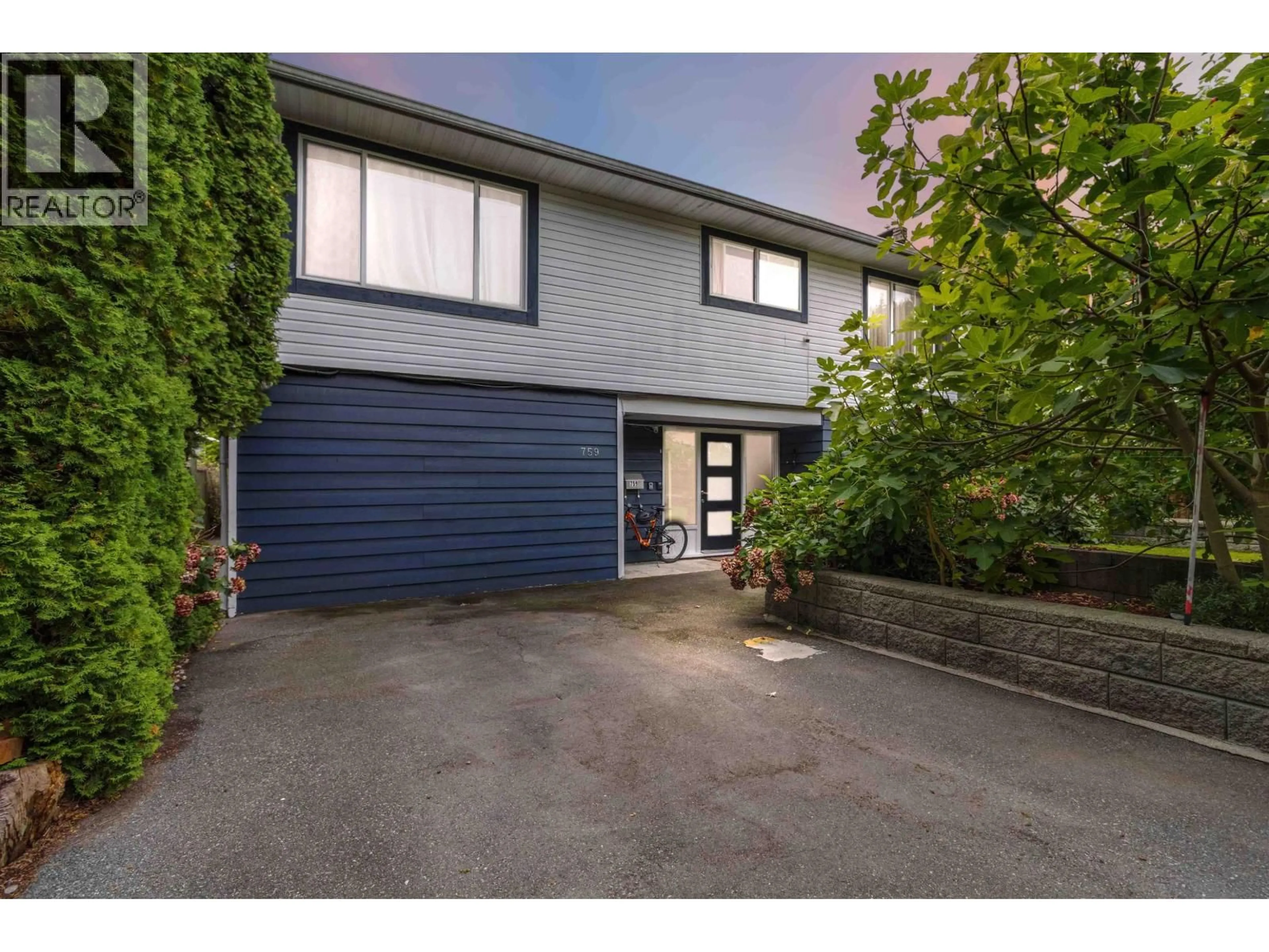 A pic from outside/outdoor area/front of a property/back of a property/a pic from drone, street for 759 MORGAN ROAD, North Vancouver British Columbia V7J1P3