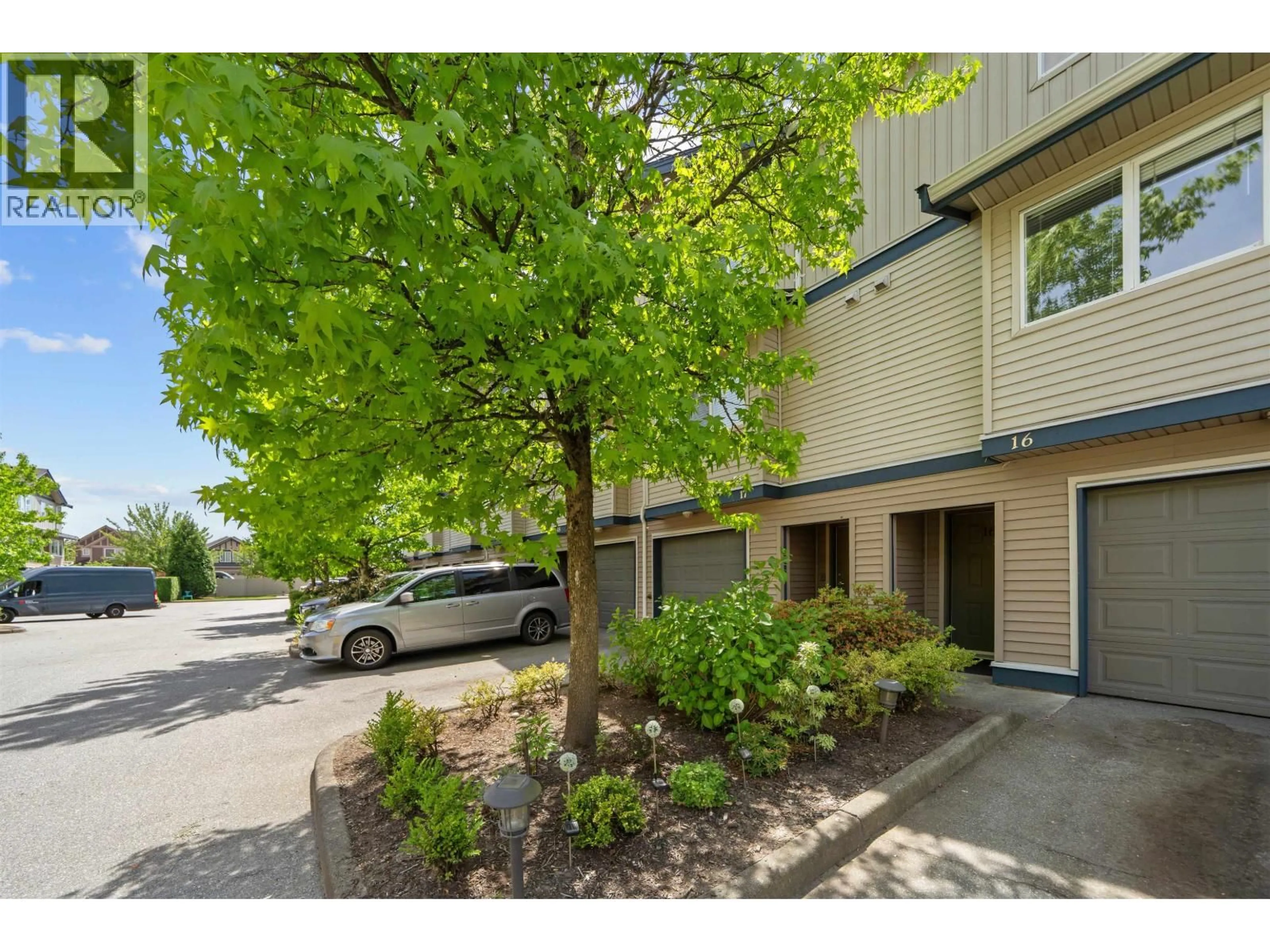 A pic from outside/outdoor area/front of a property/back of a property/a pic from drone, street for 17 - 1268 RIVERSIDE DRIVE, Port Coquitlam British Columbia V3B0A8