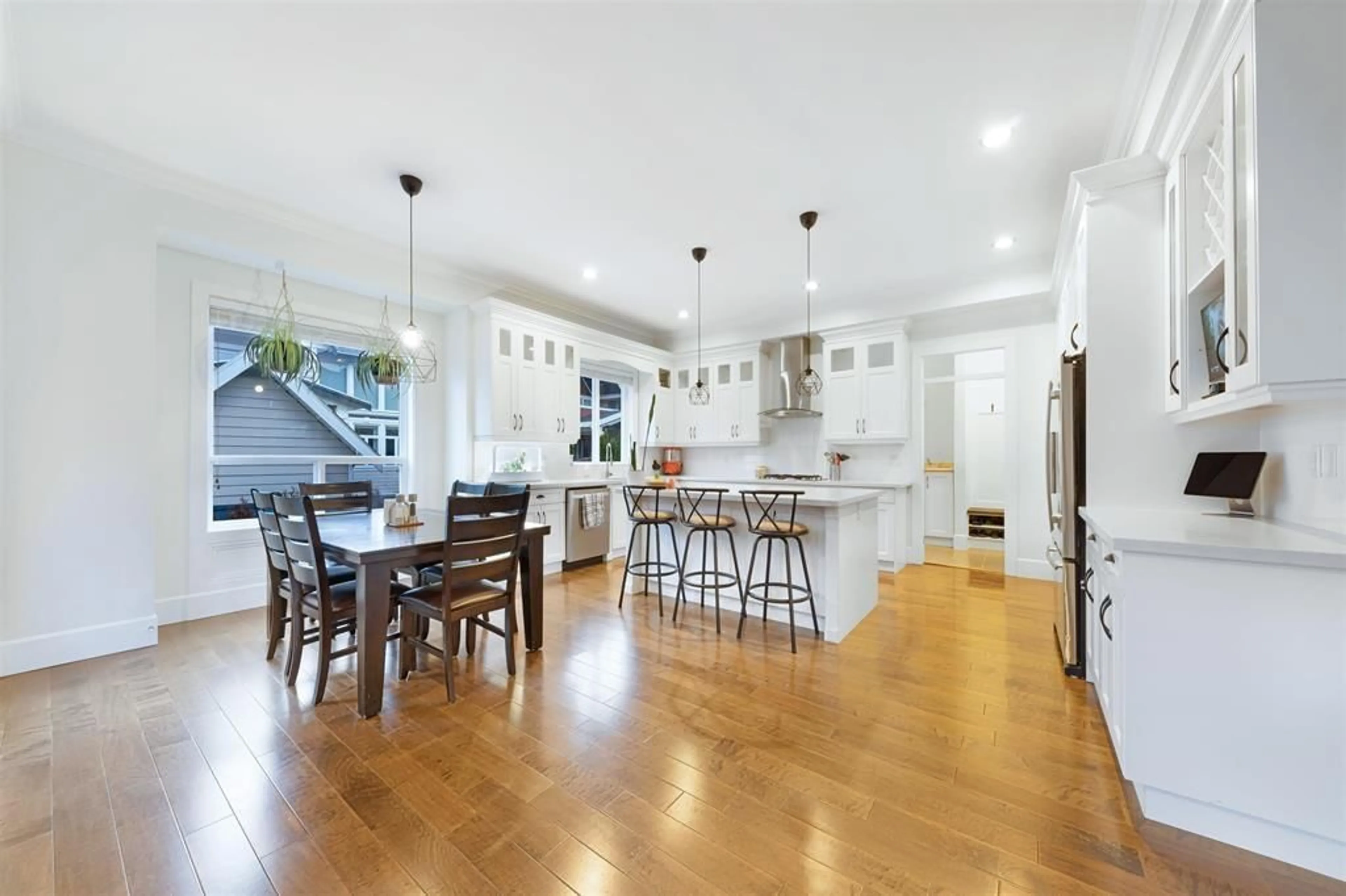 Open concept kitchen, unknown for 337 171A STREET, Surrey British Columbia V3Z9P5