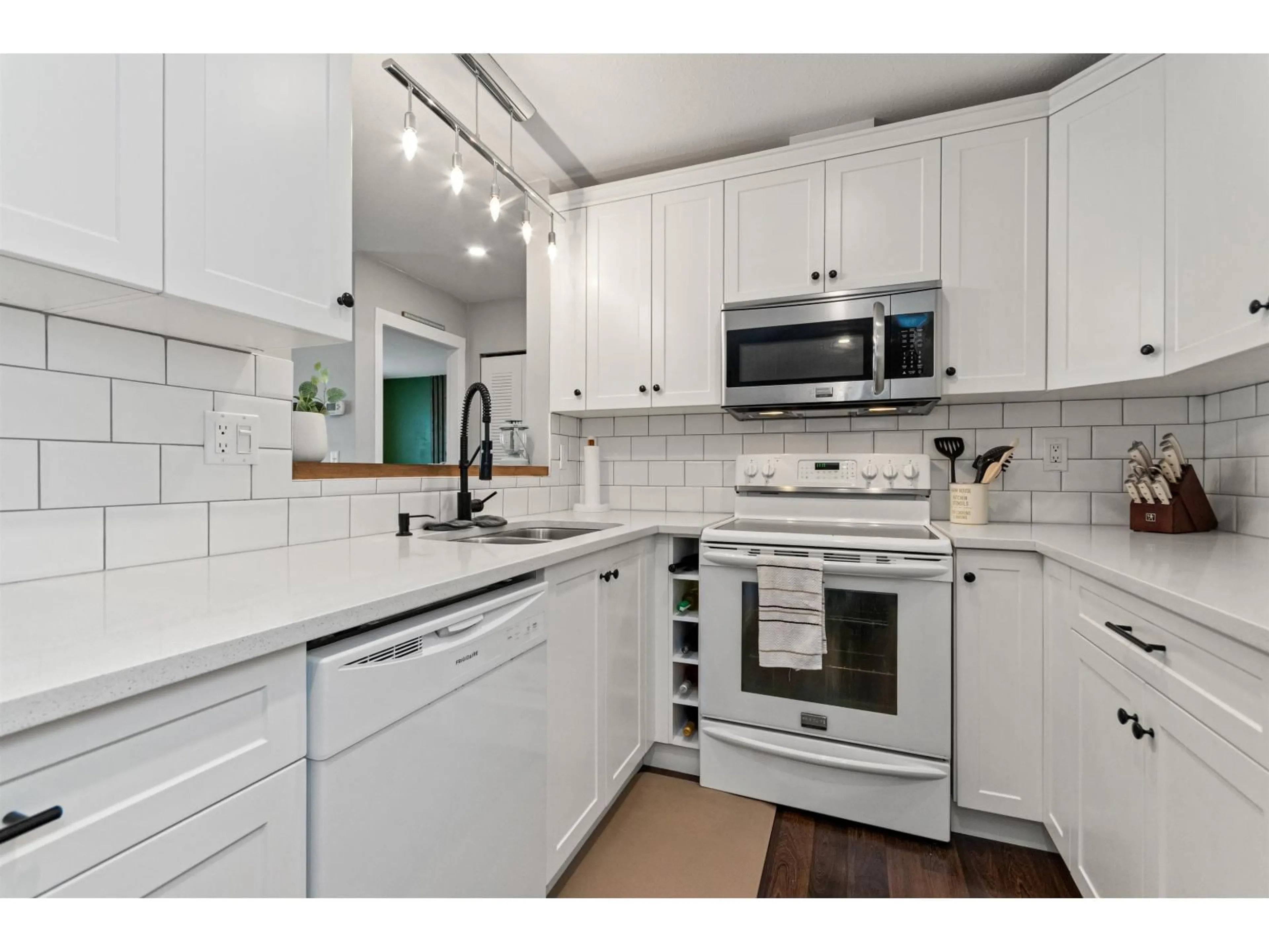 Standard kitchen, unknown for 50 - 45640 STOREY AVENUE, Chilliwack British Columbia V2R3C5