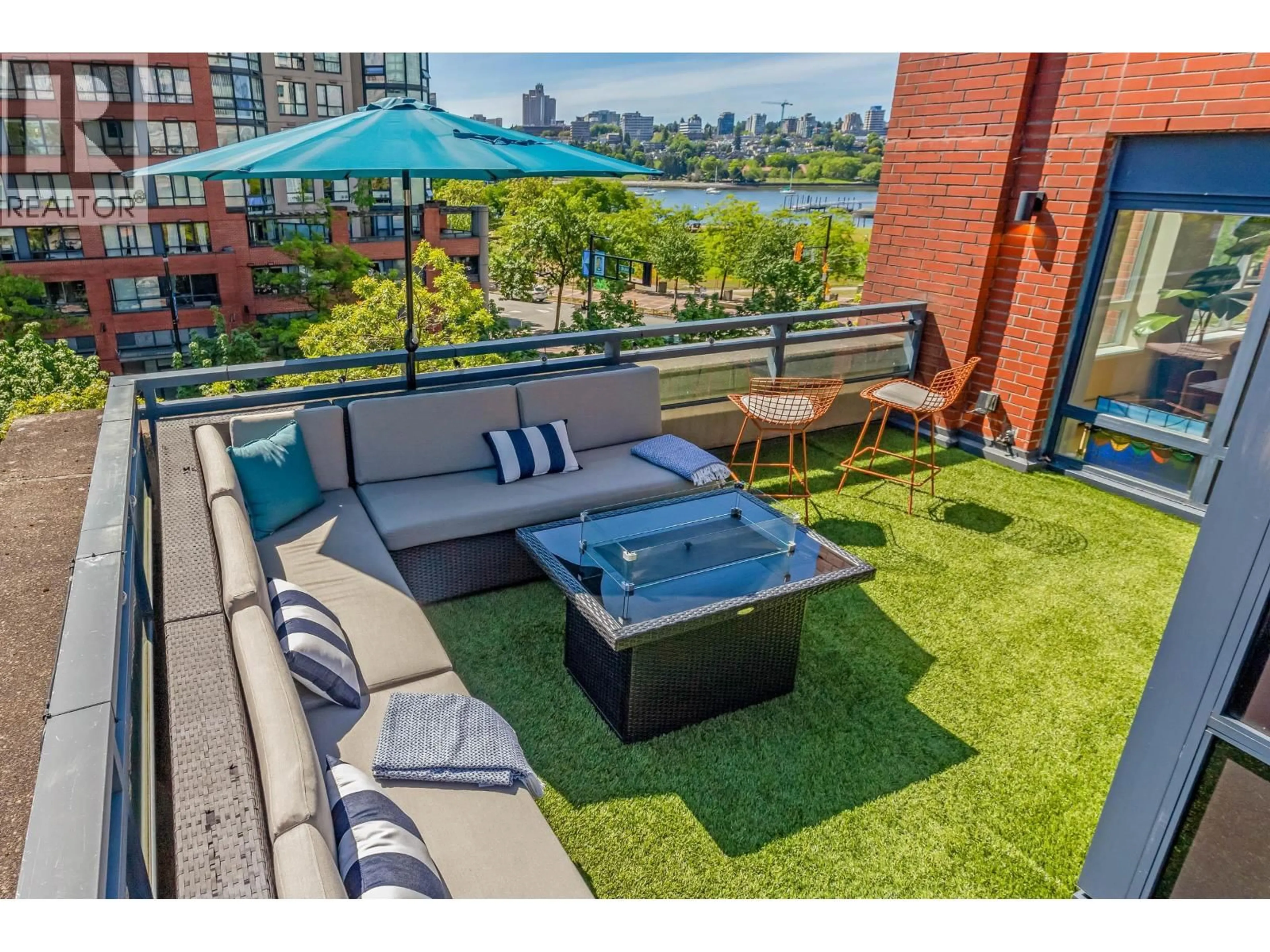 Patio, water/lake/river/ocean view for 507 - 289 DRAKE STREET, Vancouver British Columbia V6B5Z5