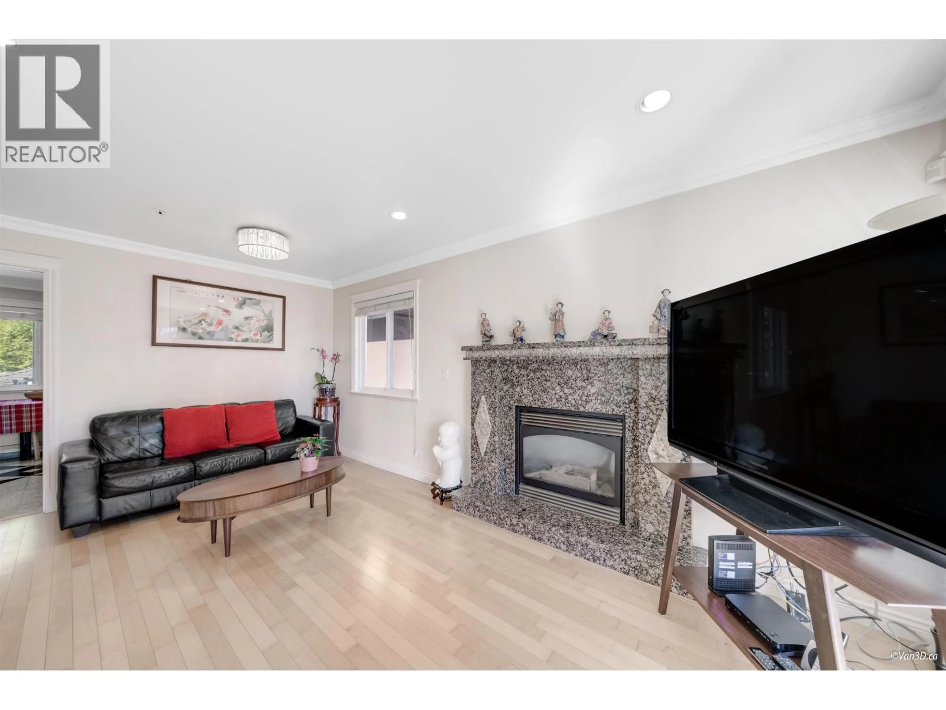 Living room with furniture, unknown for 7531 OAK STREET, Vancouver British Columbia V6P4A4