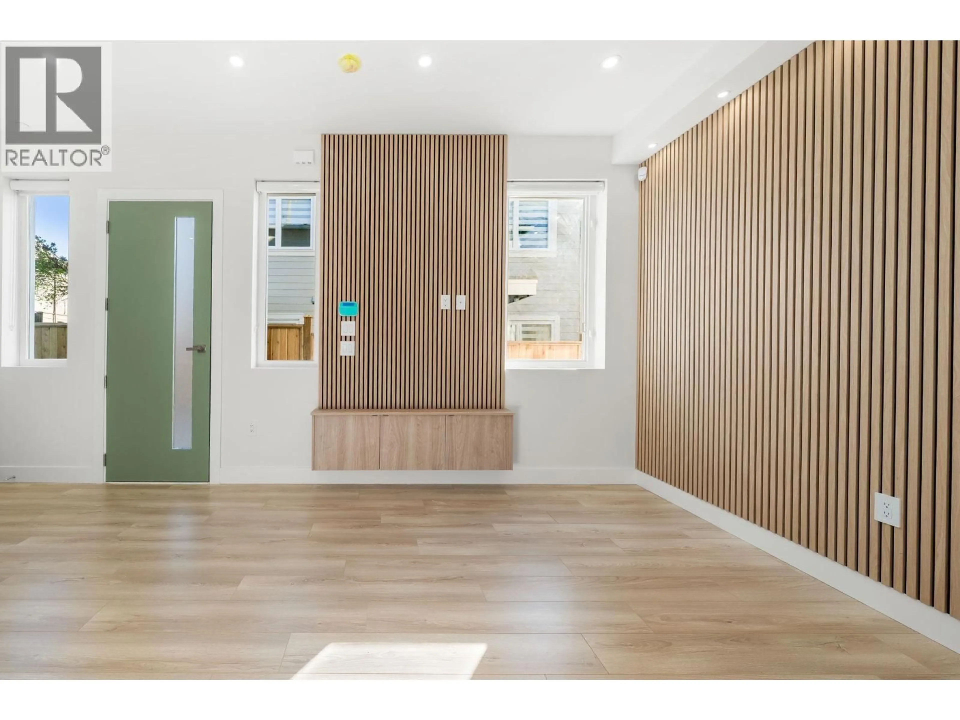 Indoor foyer for 1 - 3583 HAIDA STREET, Vancouver British Columbia V5M3Y9