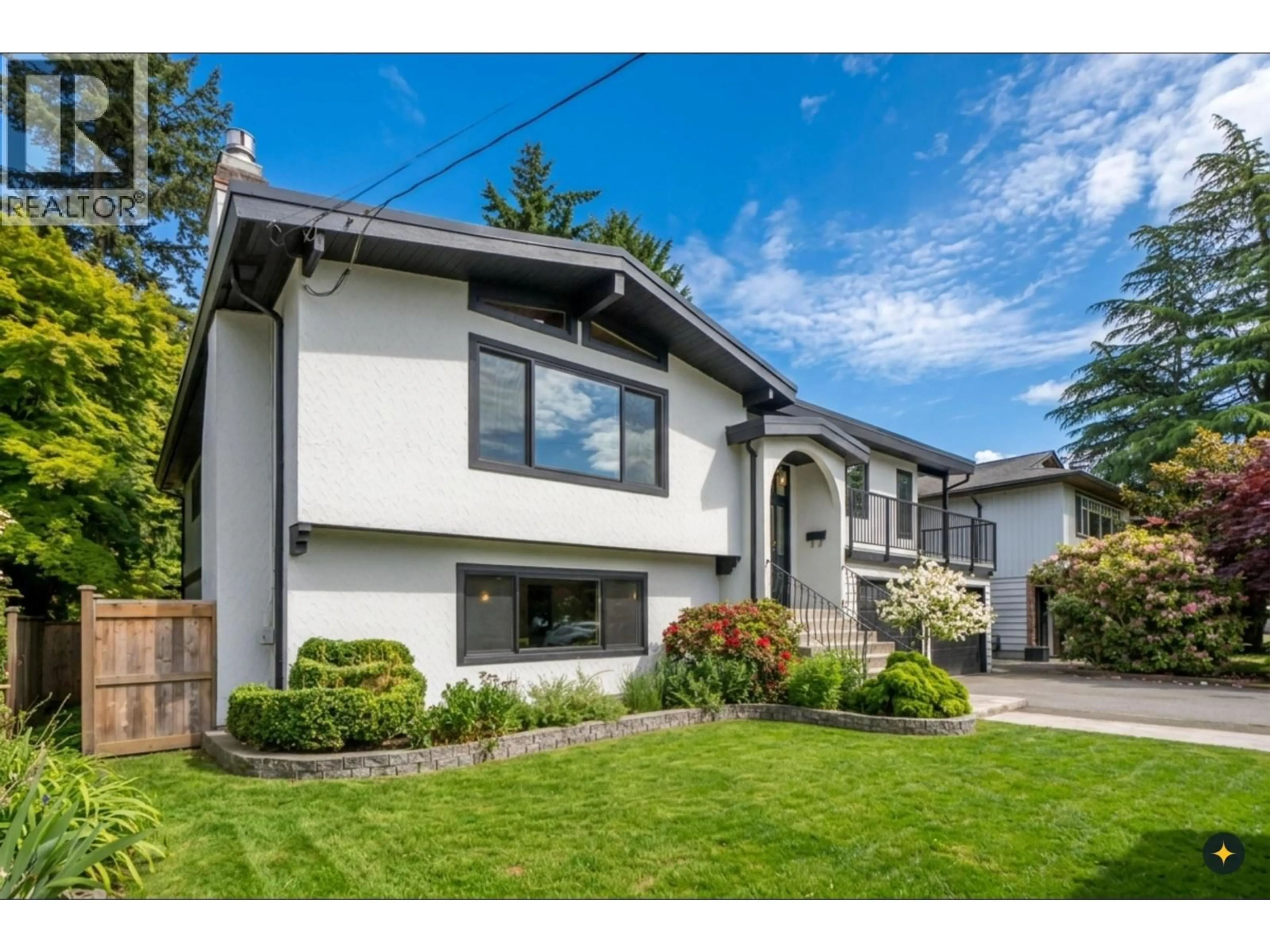 Home with vinyl exterior material, street for 1550 FARRELL AVENUE, Delta British Columbia V4L1V7