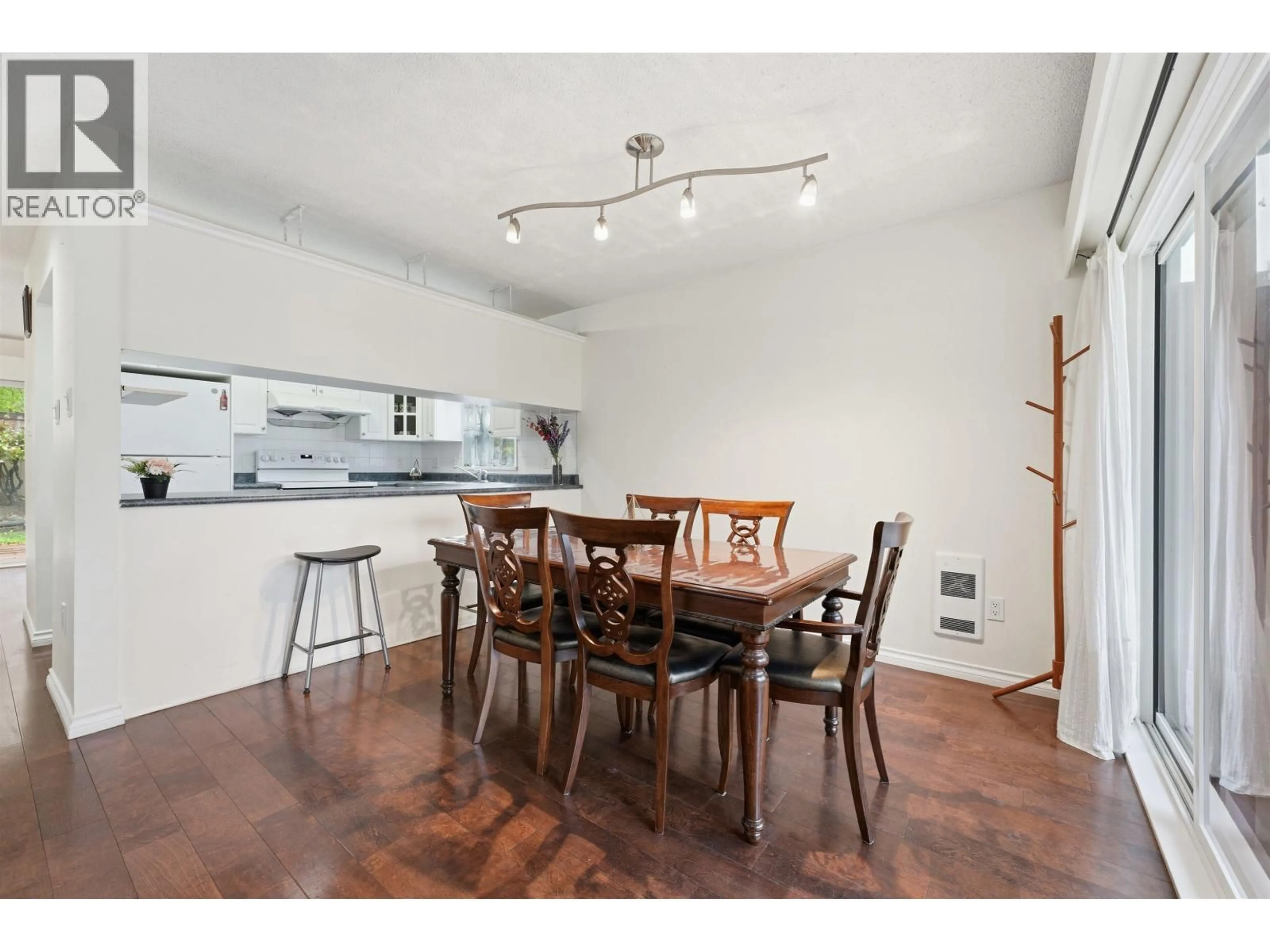 Dining room, wood/laminate floor for 4290 BRIDGEWATER CRESCENT, Burnaby British Columbia V3N4M7