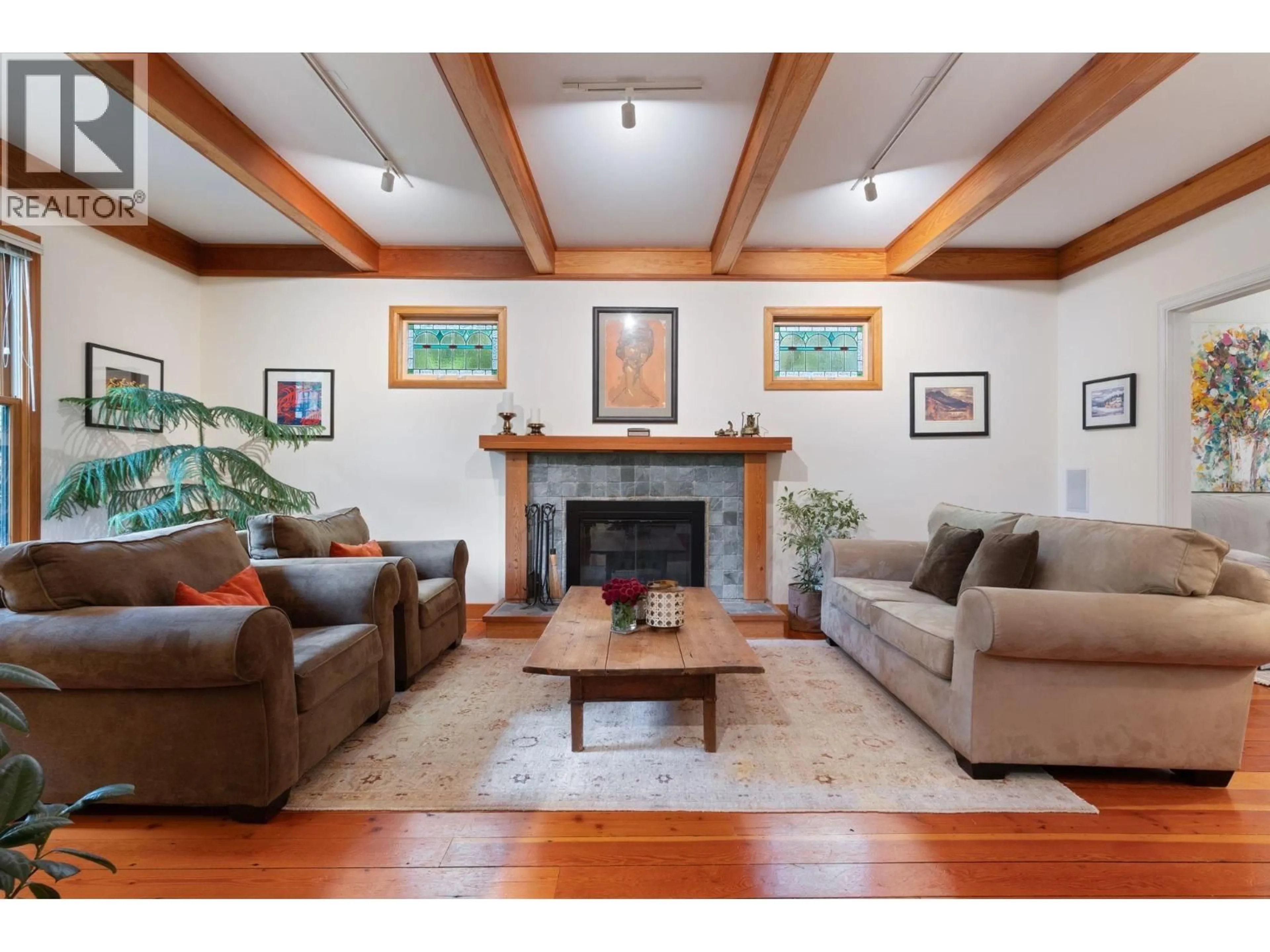 Living room with furniture, wood/laminate floor for 3552 49TH AVENUE, Vancouver British Columbia V6N3T7