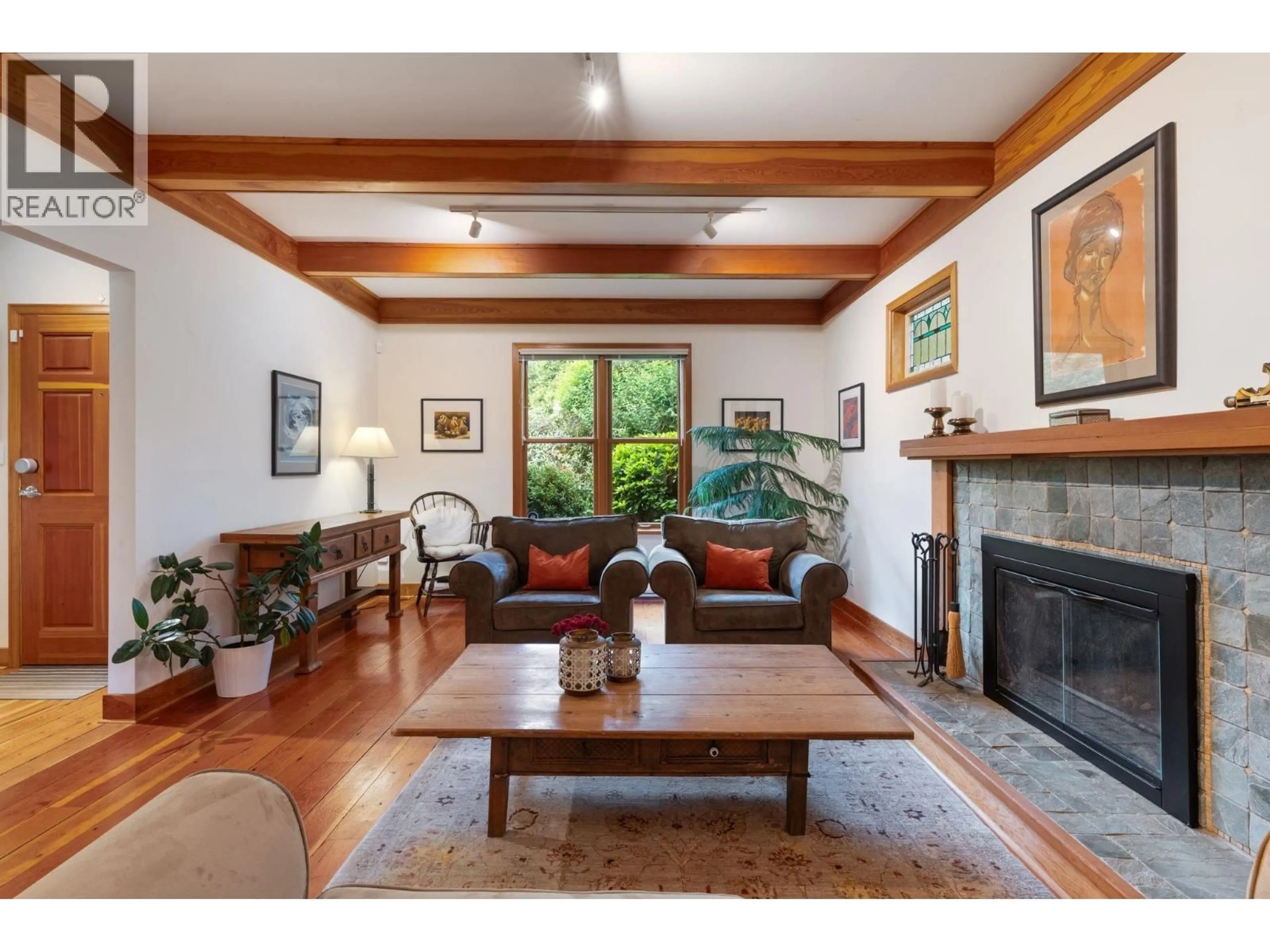 Living room with furniture, wood/laminate floor for 3552 49TH AVENUE, Vancouver British Columbia V6N3T7