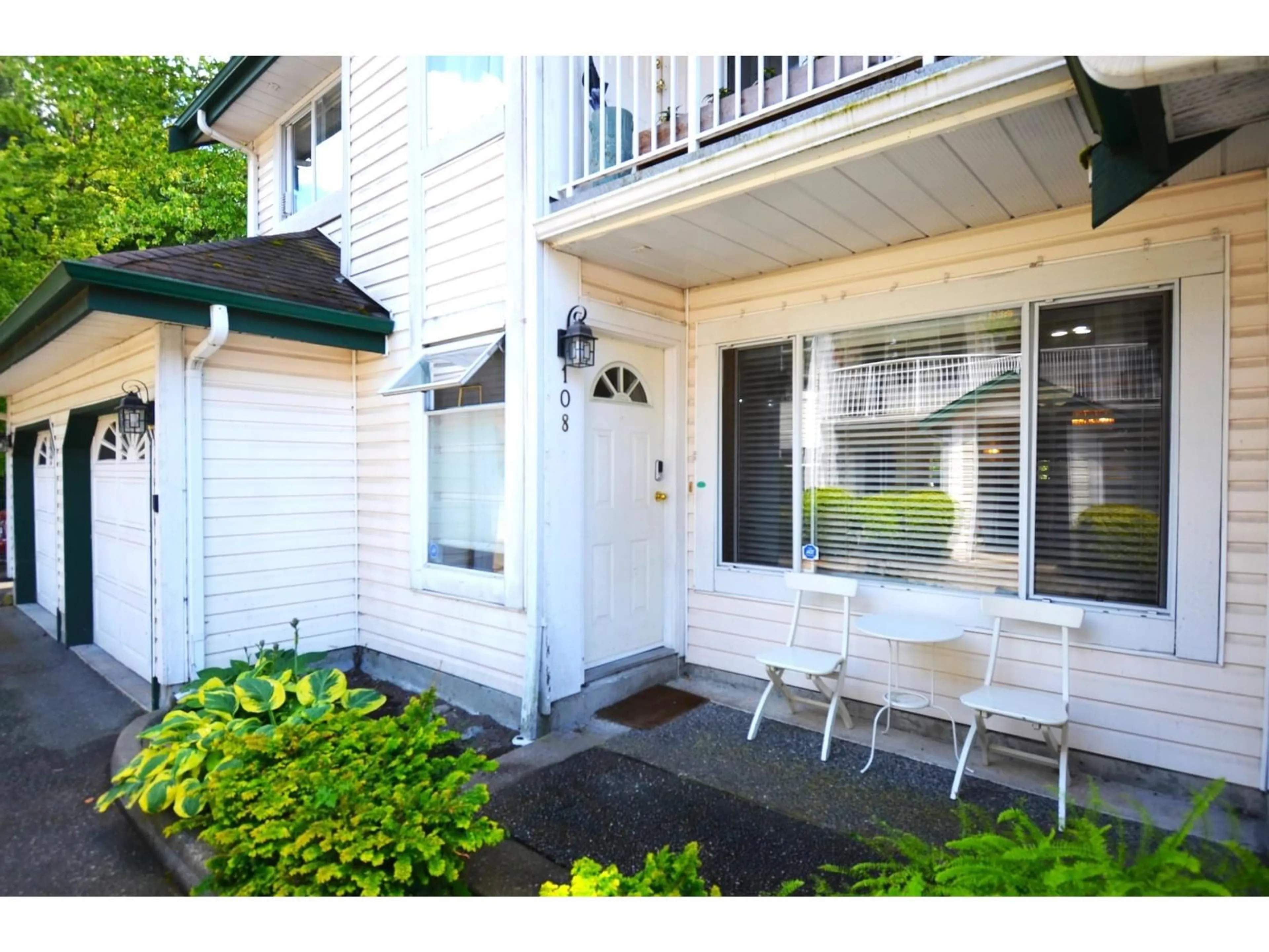 Patio, street for 108 - 10308 155A STREET, Surrey British Columbia V3R4K5