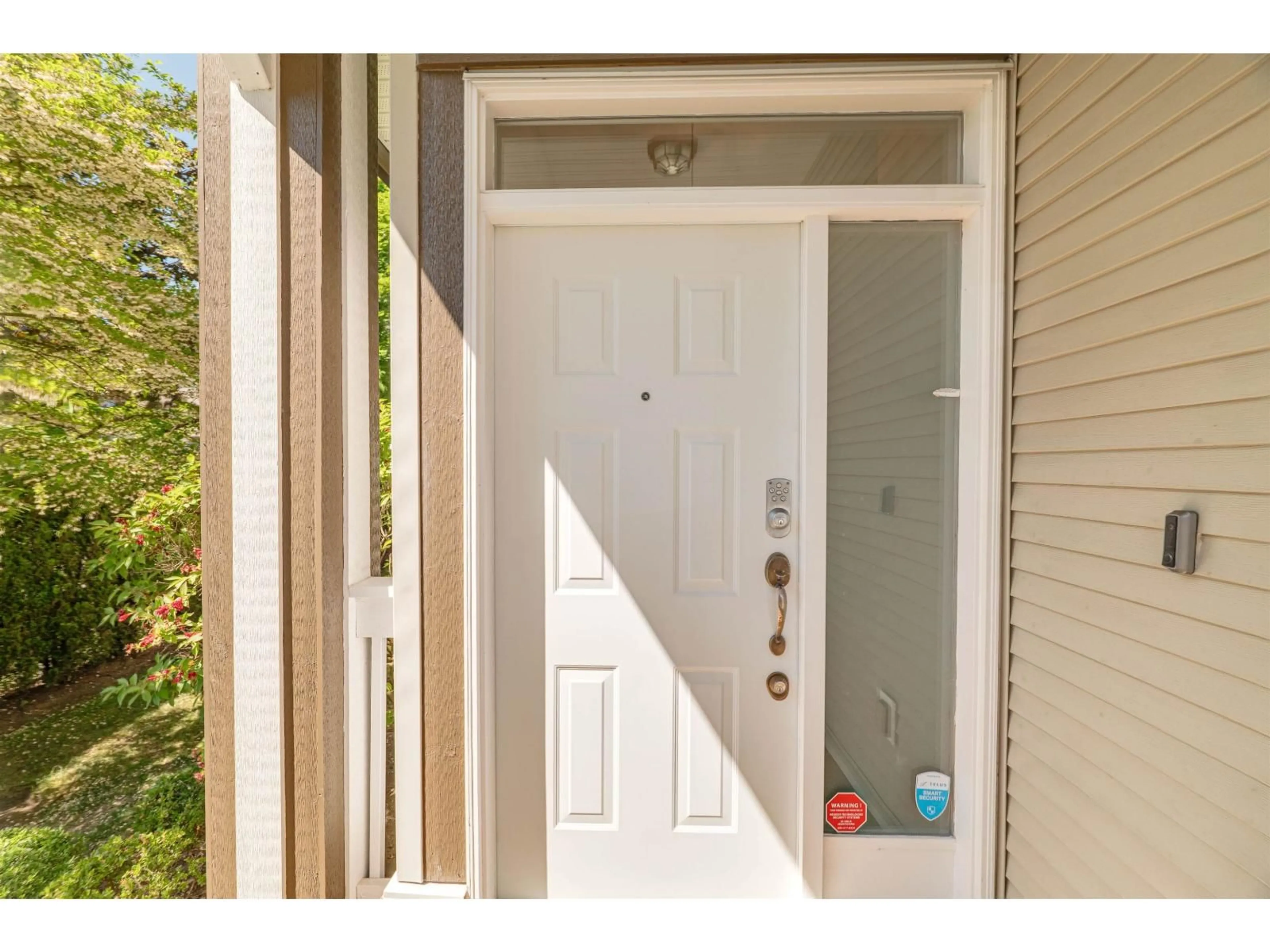 Indoor entryway for 36 - 8250 158 STREET, Surrey British Columbia V4N0R5