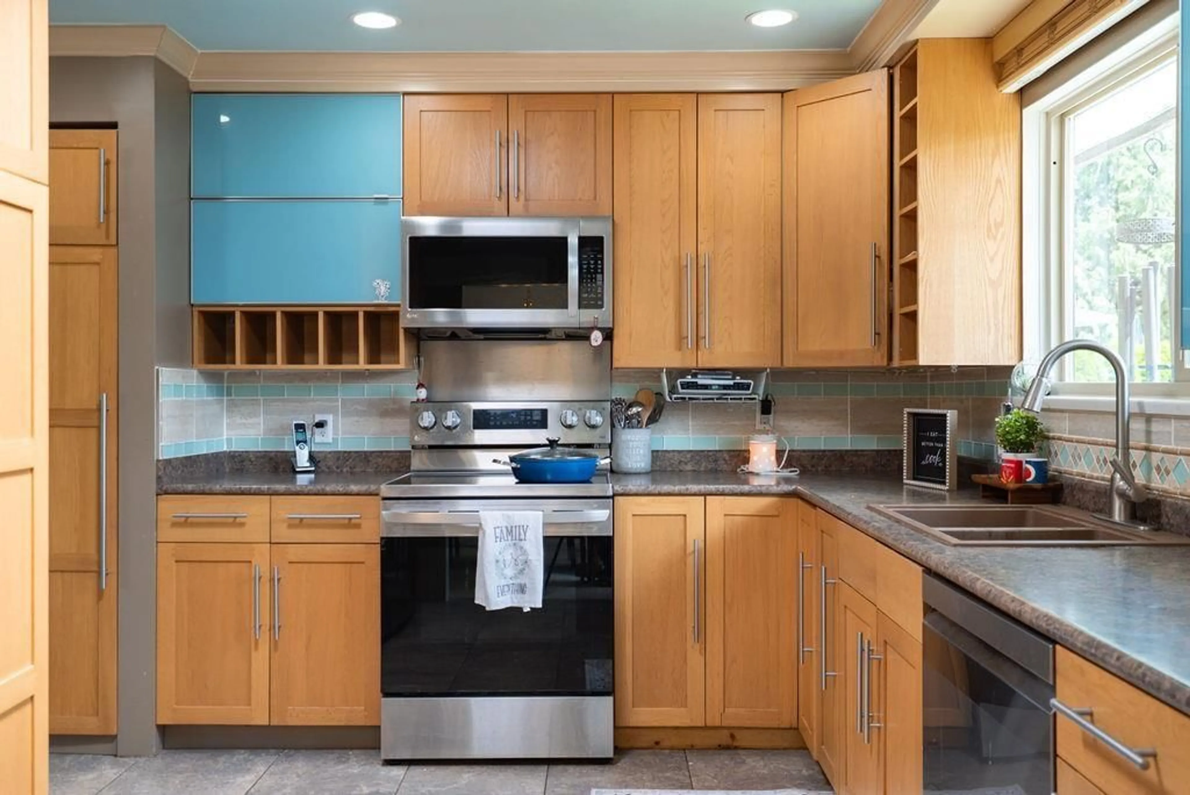 Contemporary kitchen, ceramic/tile floor for 26838 32 AVENUE, Langley British Columbia V4W3E3