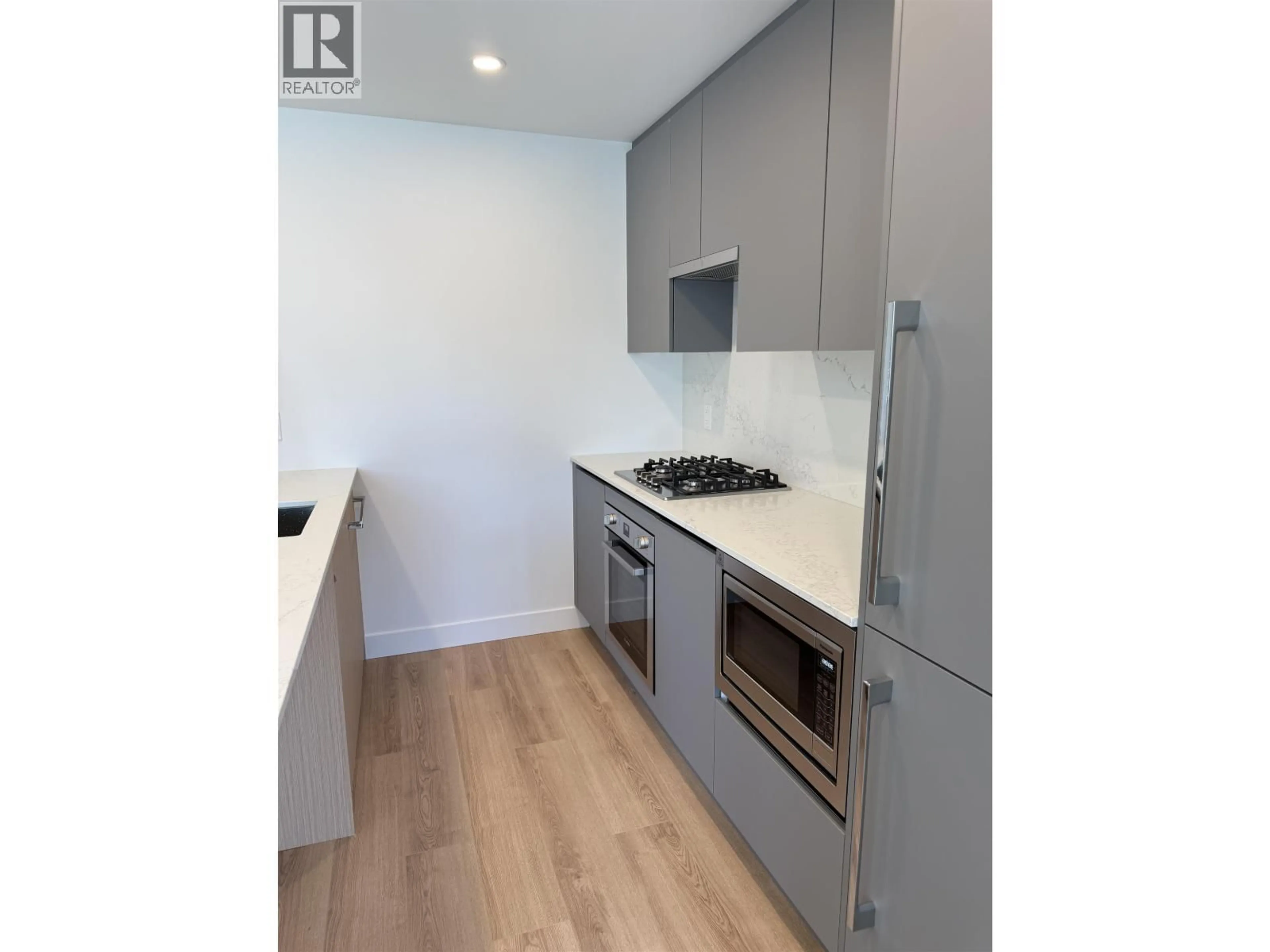 Standard kitchen, wood/laminate floor for 505 - 7977 LANSDOWNE ROAD, Richmond British Columbia V6X0X7