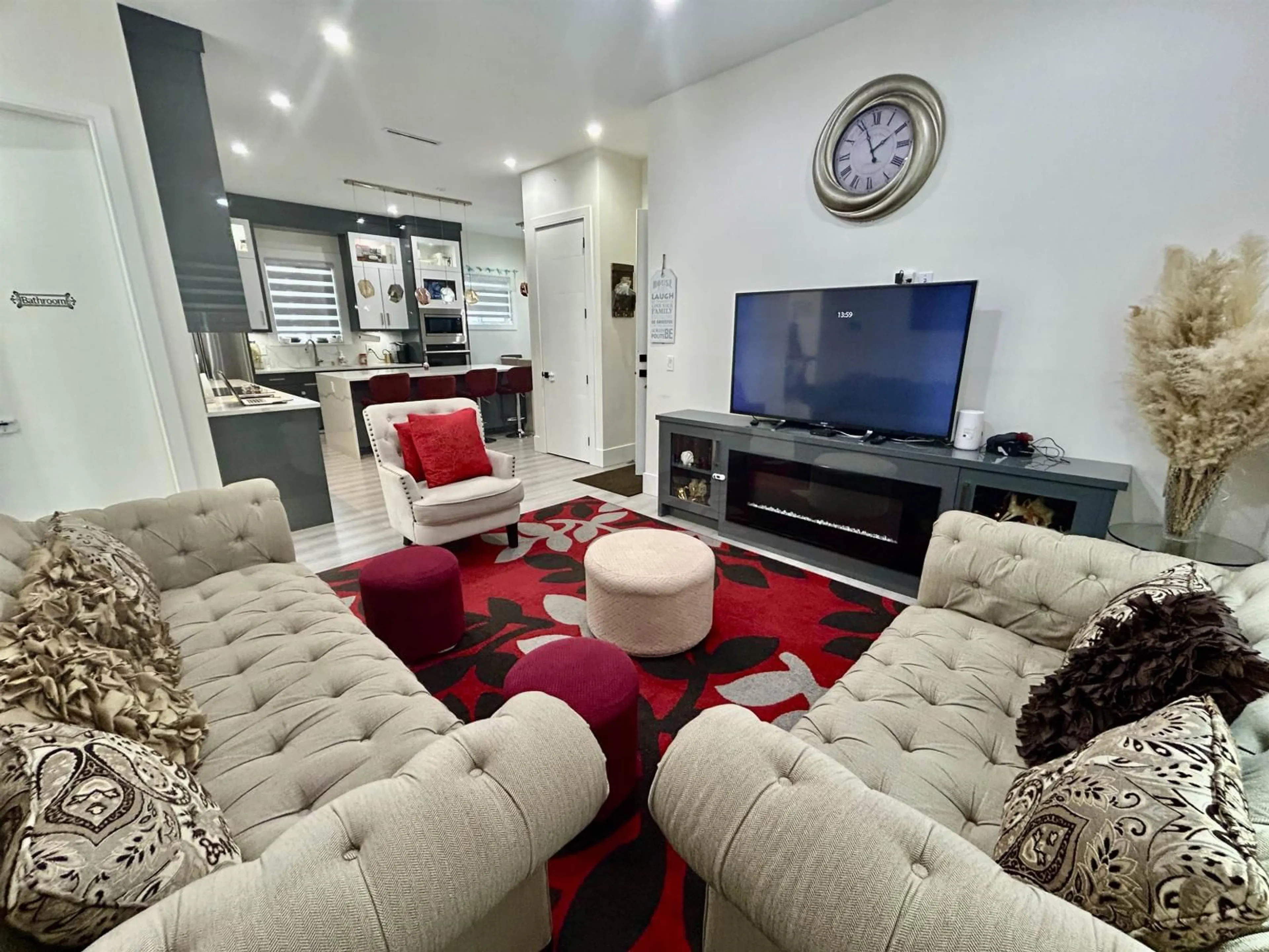 Living room with furniture, unknown for 18384 60 AVENUE, Surrey British Columbia V3S1V8