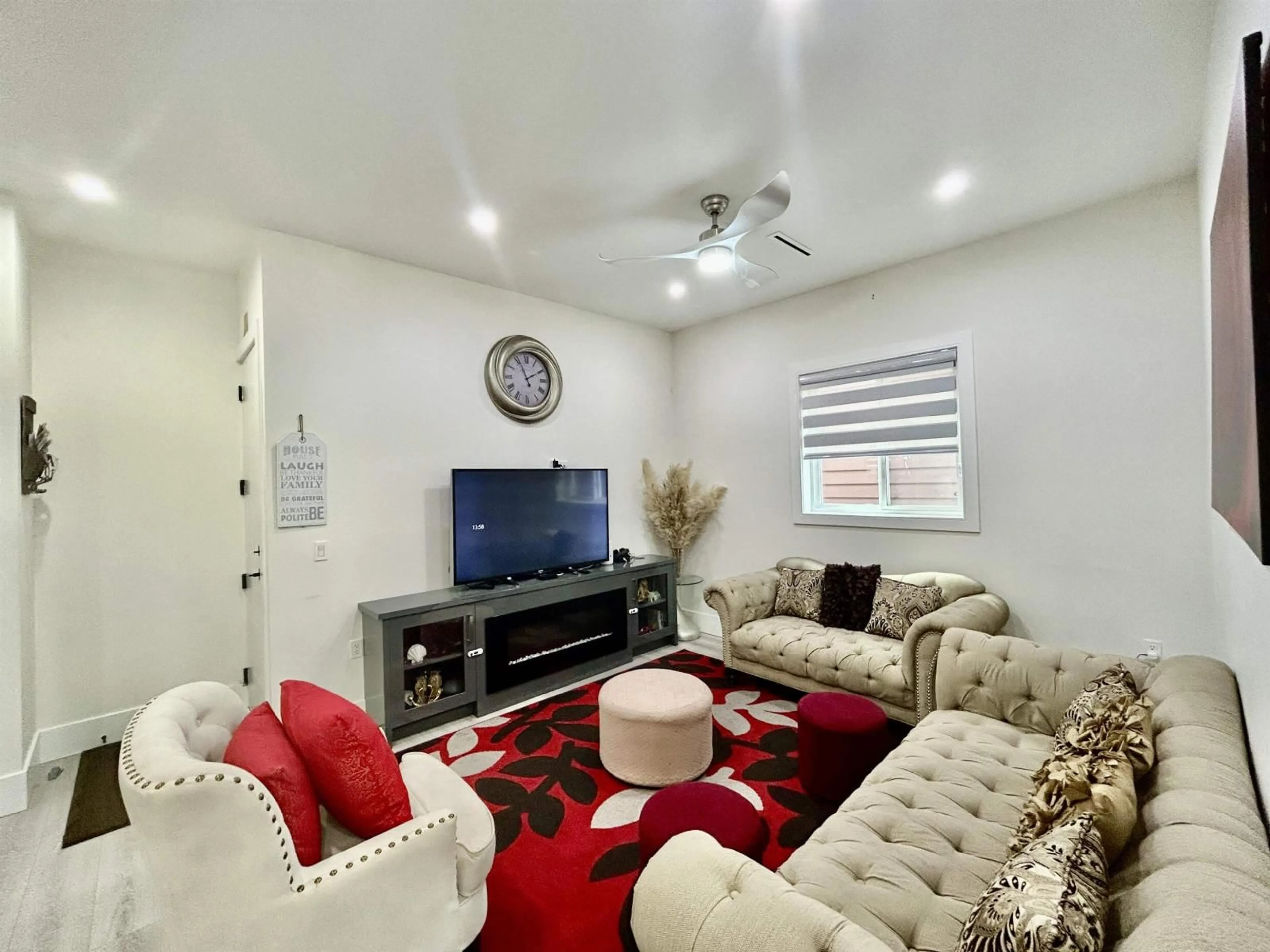 Living room with furniture, unknown for 18384 60 AVENUE, Surrey British Columbia V3S1V8