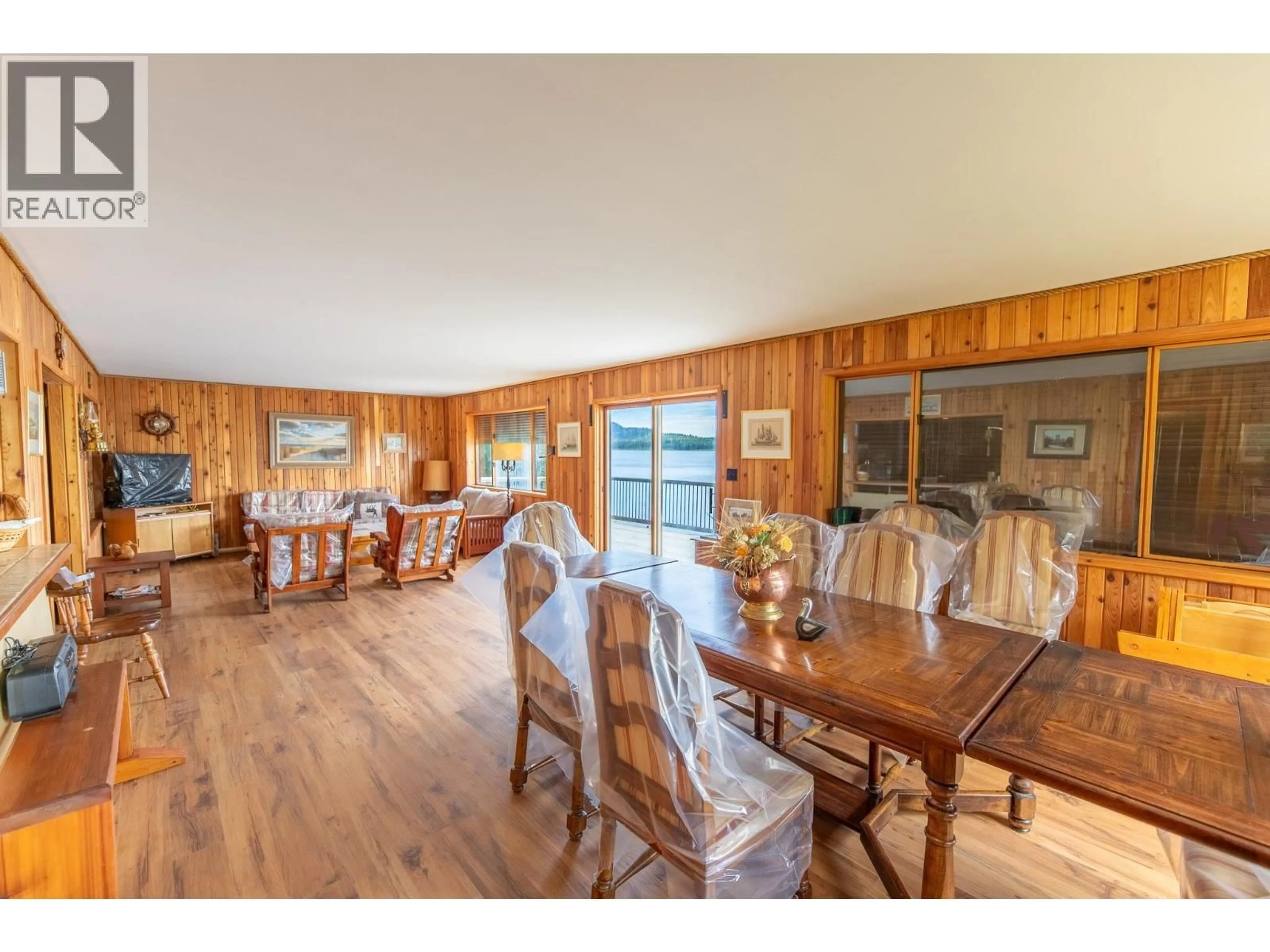 Dining room, wood/laminate floor for 7750 BURGESS ROAD, Deka Lake / Sulphurous / Hathaway Lakes British Columbia V0K1X3