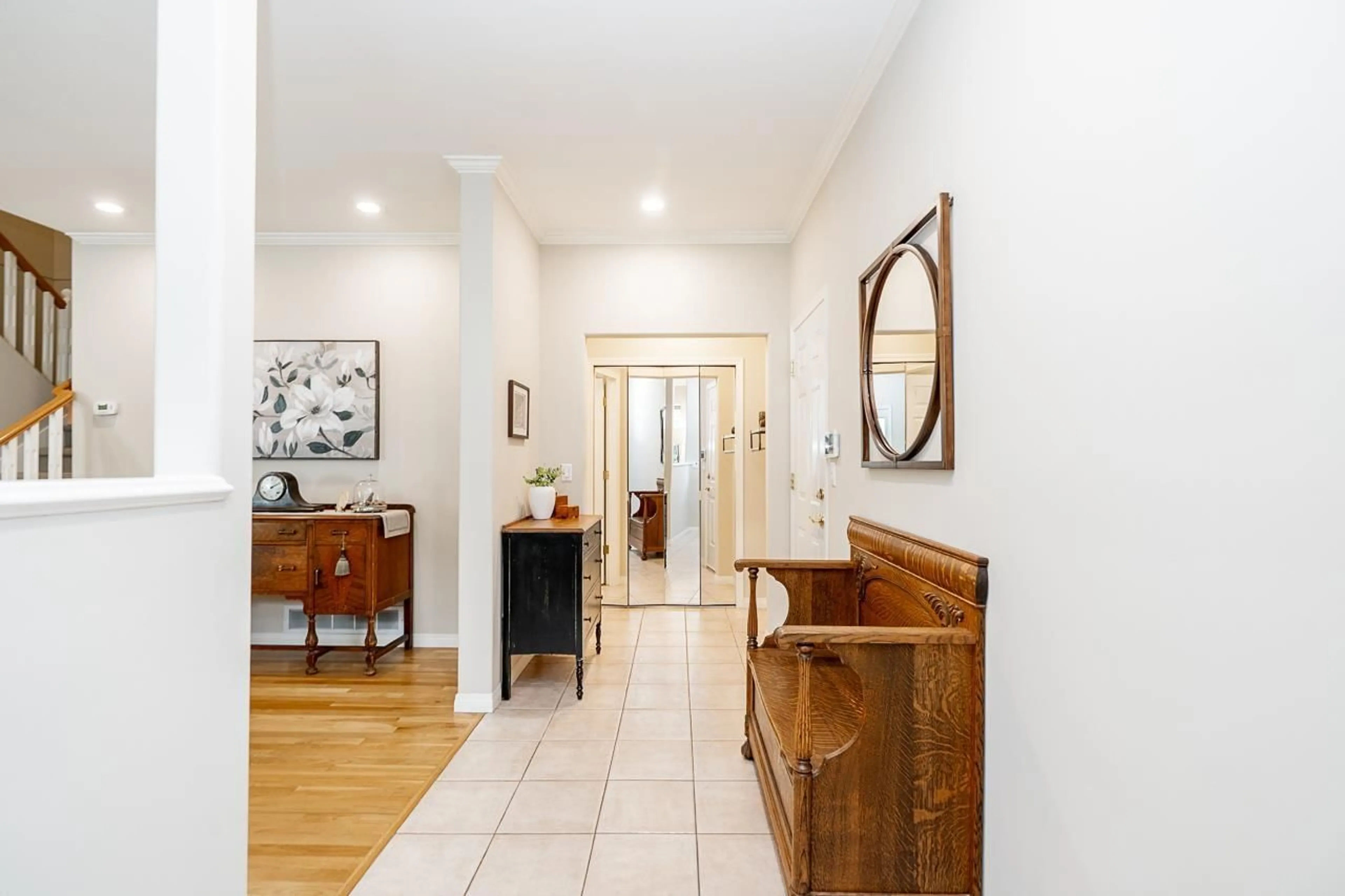 Indoor entryway for 5832 122 STREET, Surrey British Columbia V3X3L5