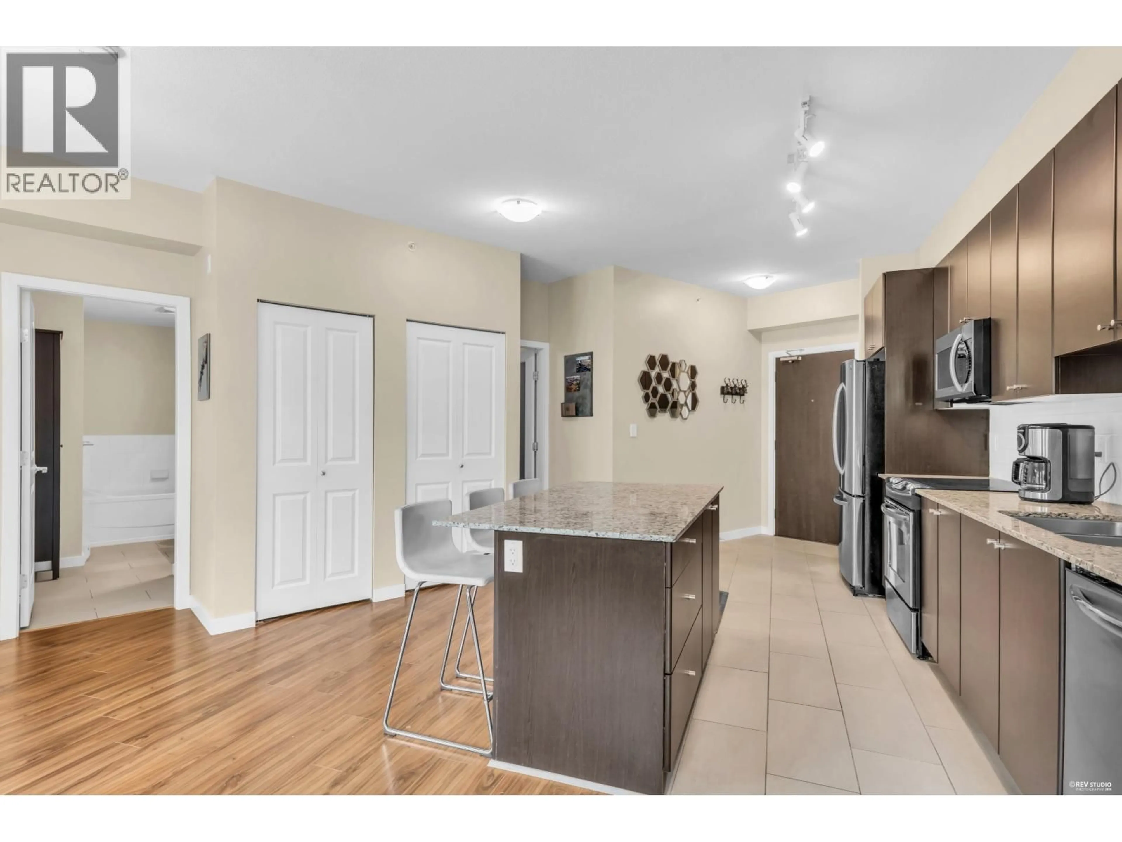 Open concept kitchen, unknown for 402 - 265 ROSS DRIVE, New Westminster British Columbia V3L0C8