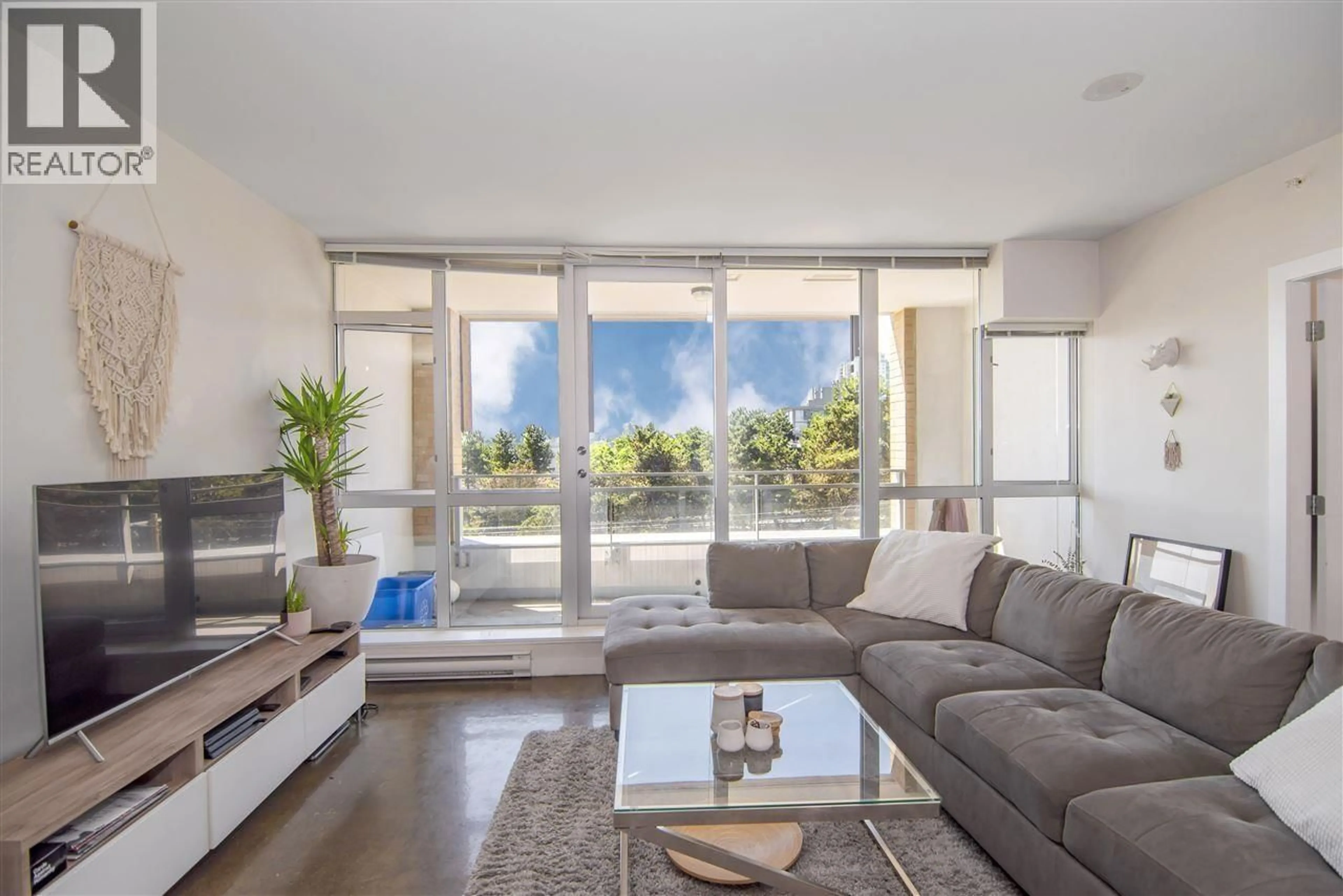 Living room with furniture, unknown for 720 - 221 UNION STREET, Vancouver British Columbia V6A0B4