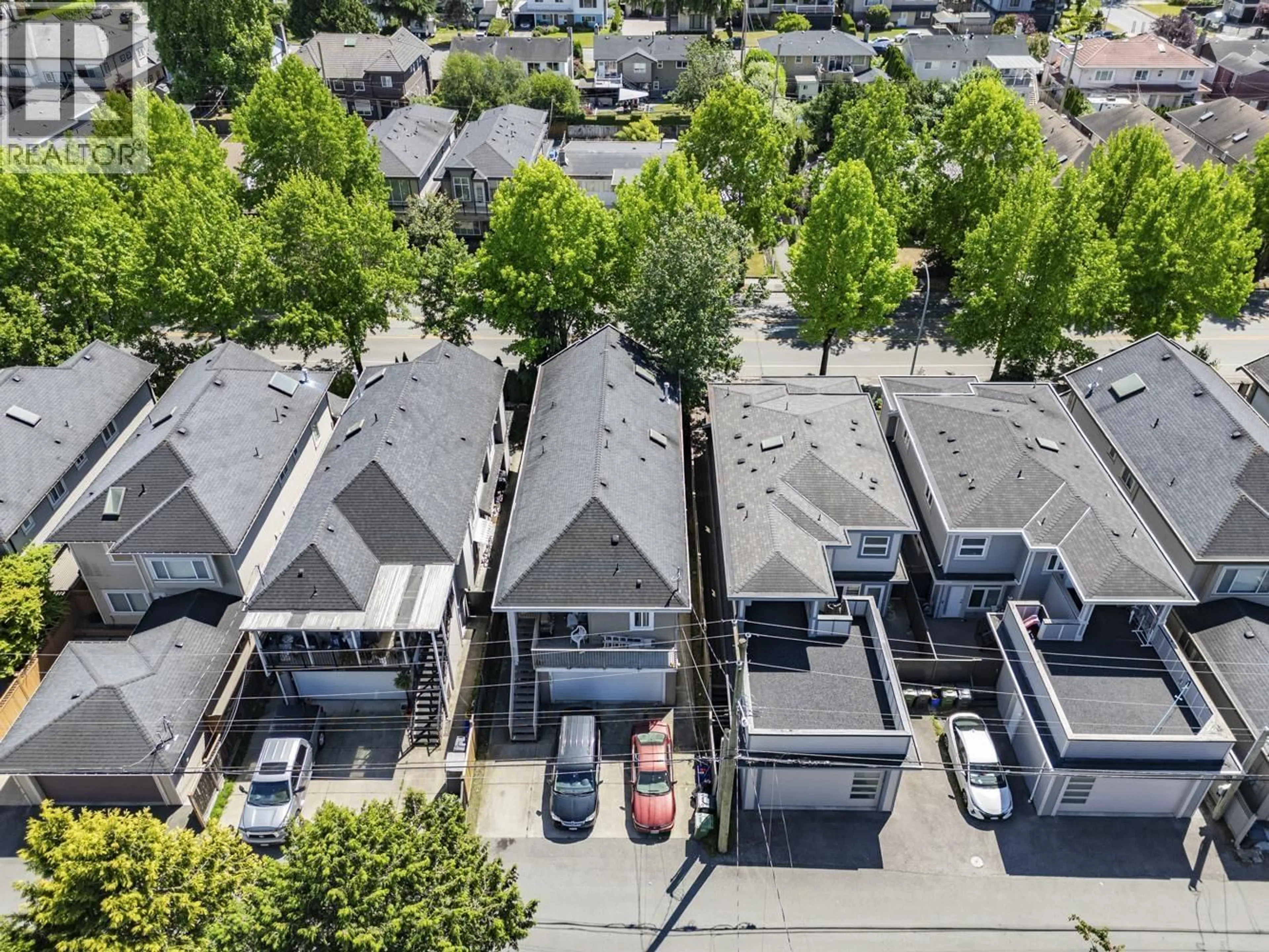 A pic from outside/outdoor area/front of a property/back of a property/a pic from drone, street for 11571 WILLIAMS ROAD, Richmond British Columbia V7A1J3