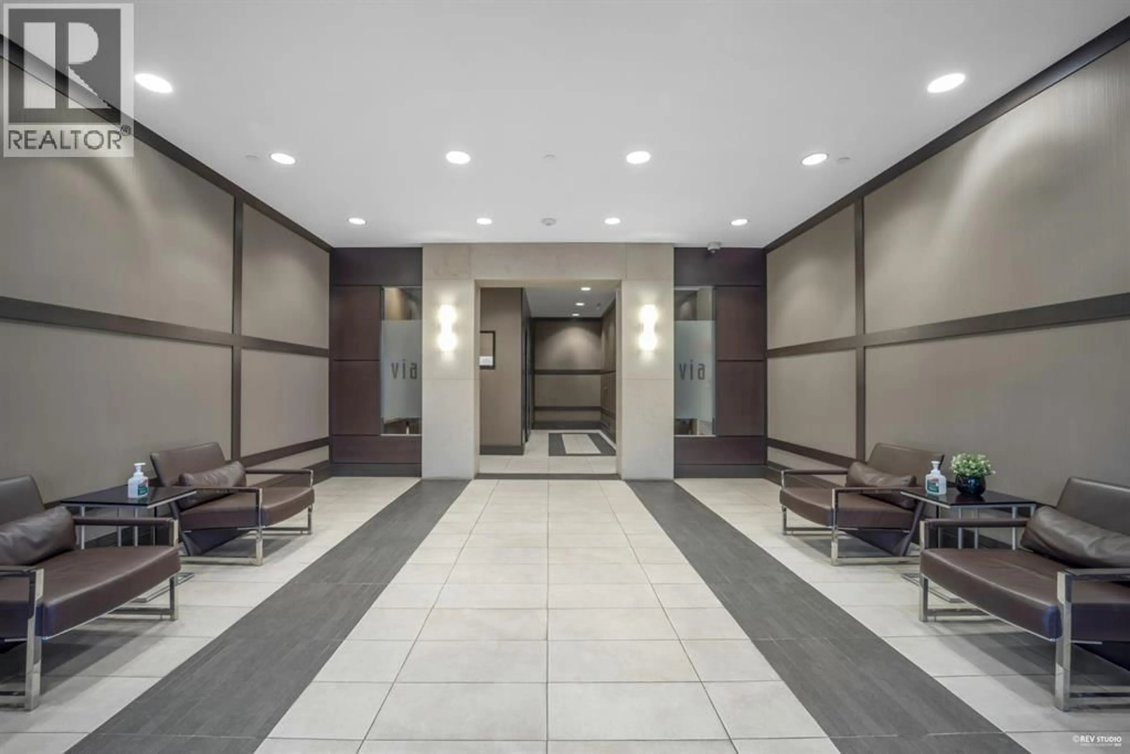 Lobby for 306 - 288 HAMPTON STREET, New Westminster British Columbia V3M5L9