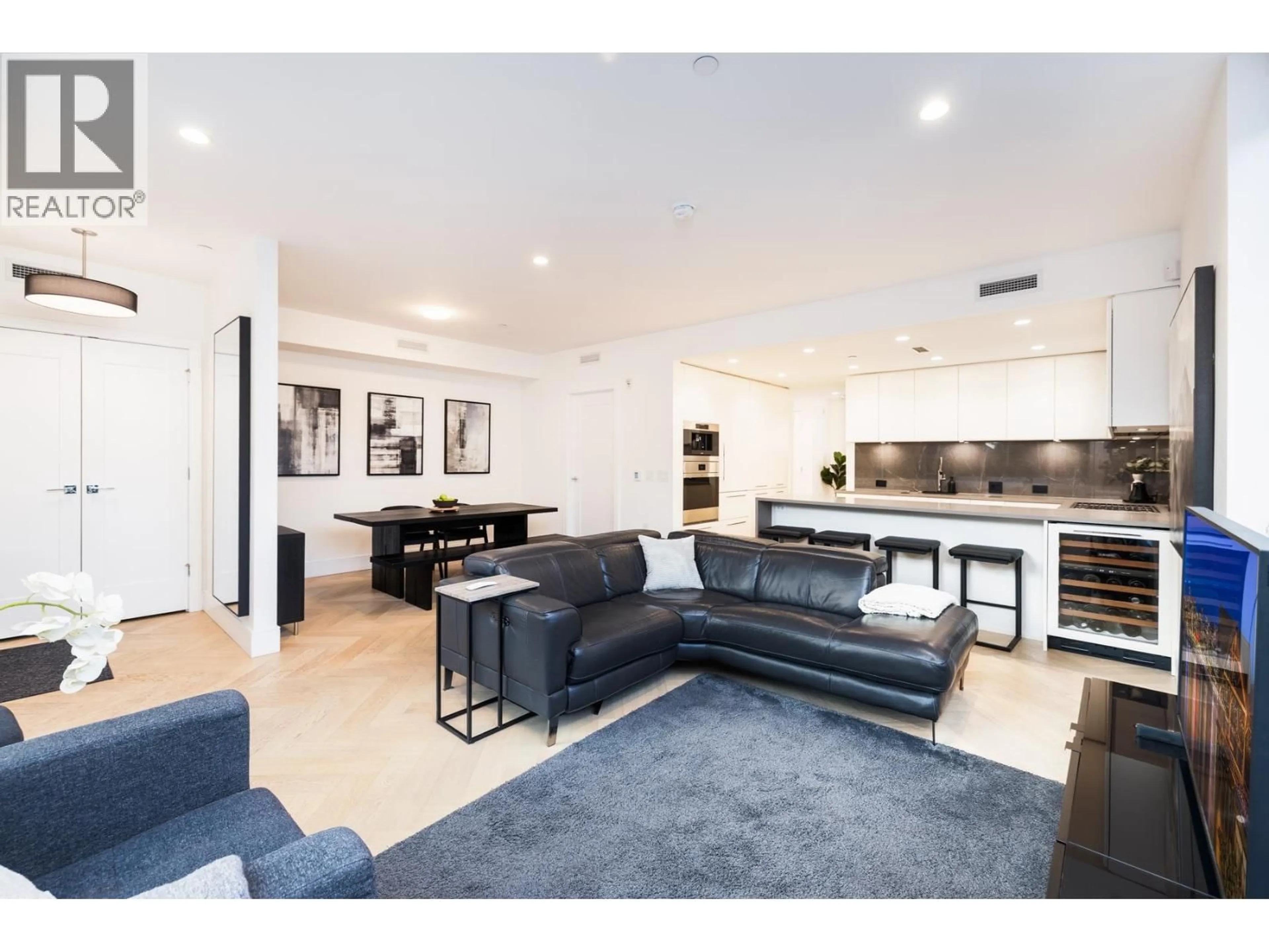 Living room with furniture, unknown for 601 31ST AVENUE, Vancouver British Columbia V5Z0J7