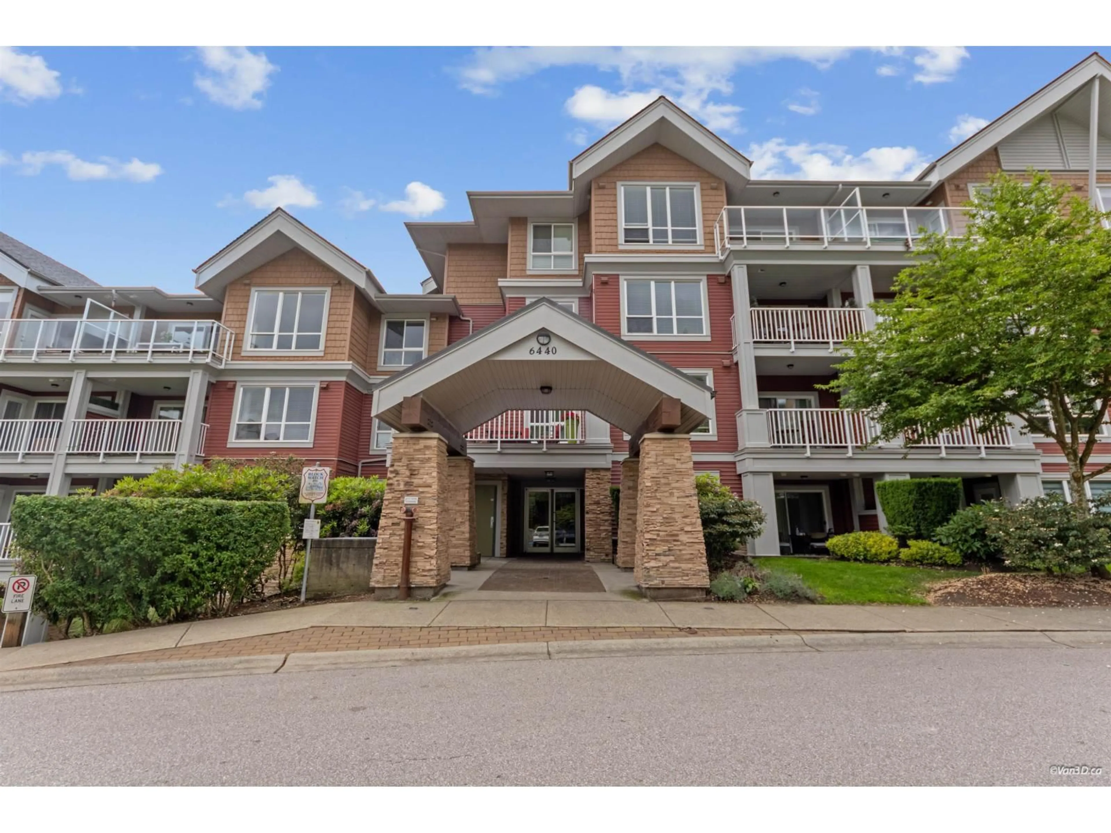 Unknown for 215 - 6440 194 STREET, Surrey British Columbia V4N6J7