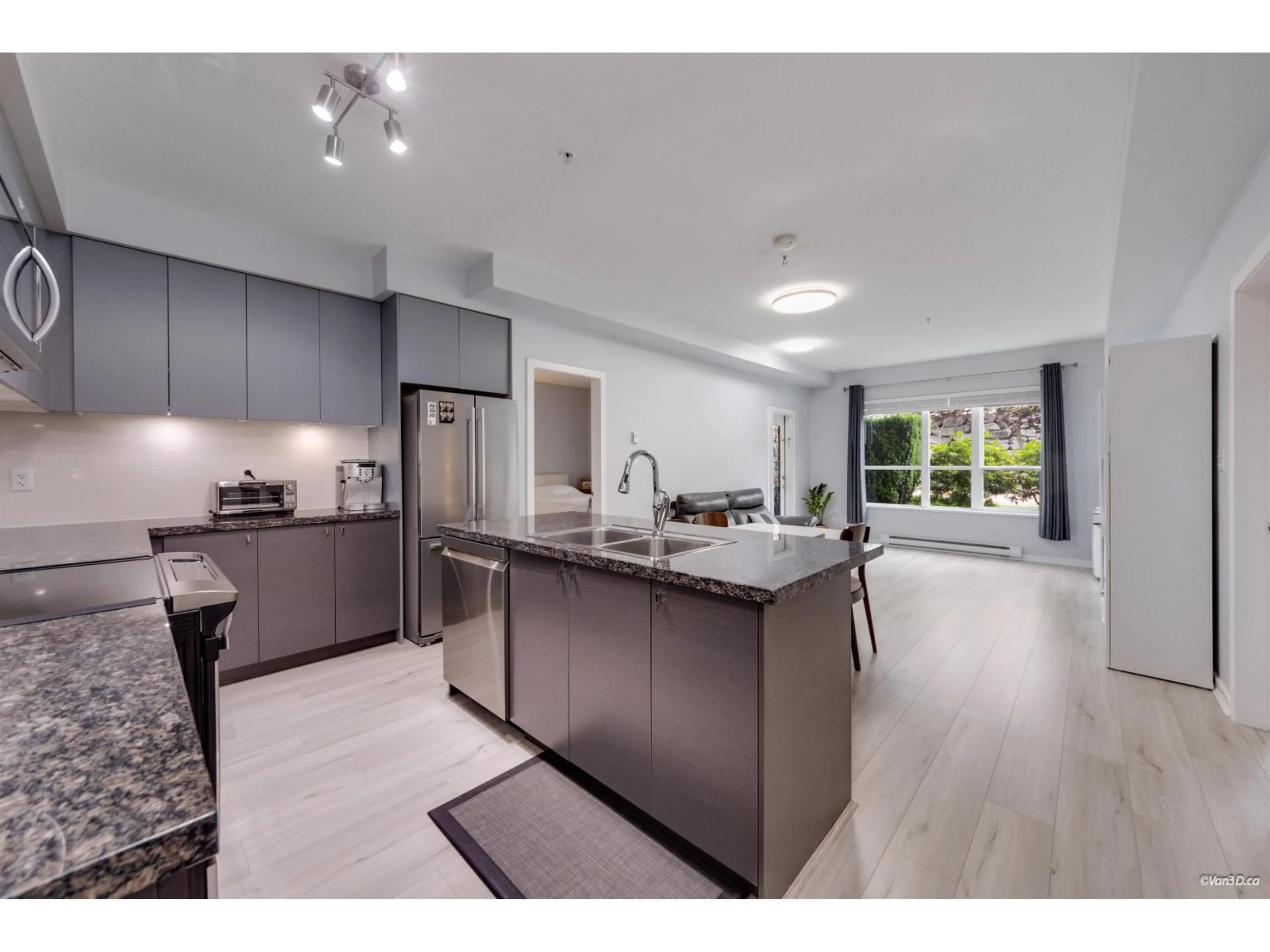 Open concept kitchen, ceramic/tile floor for 215 - 6440 194 STREET, Surrey British Columbia V4N6J7