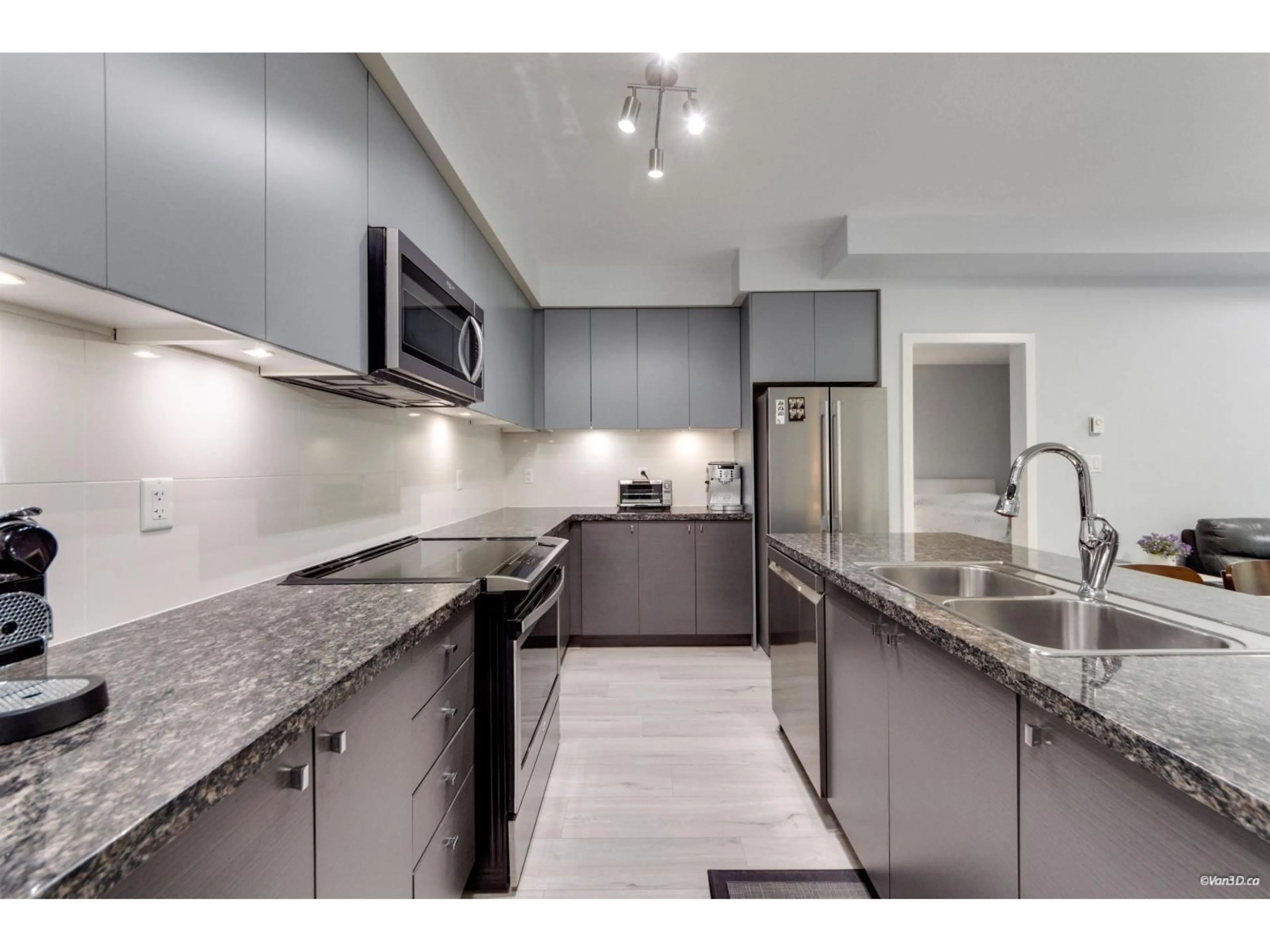 Open concept kitchen, ceramic/tile floor for 215 - 6440 194 STREET, Surrey British Columbia V4N6J7