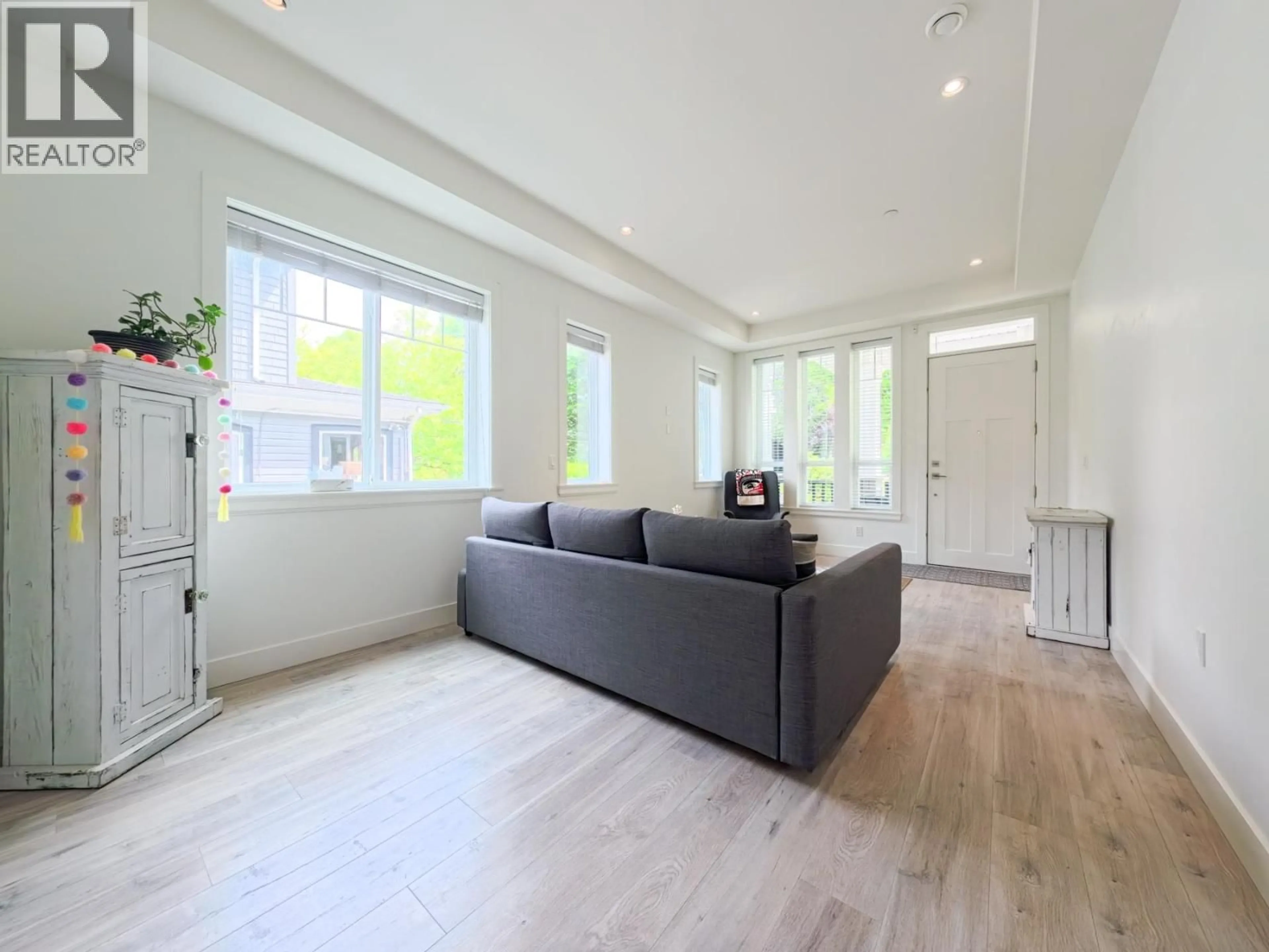 Living room with furniture, unknown for 5855 ST. GEORGE STREET, Vancouver British Columbia V5W2Y4