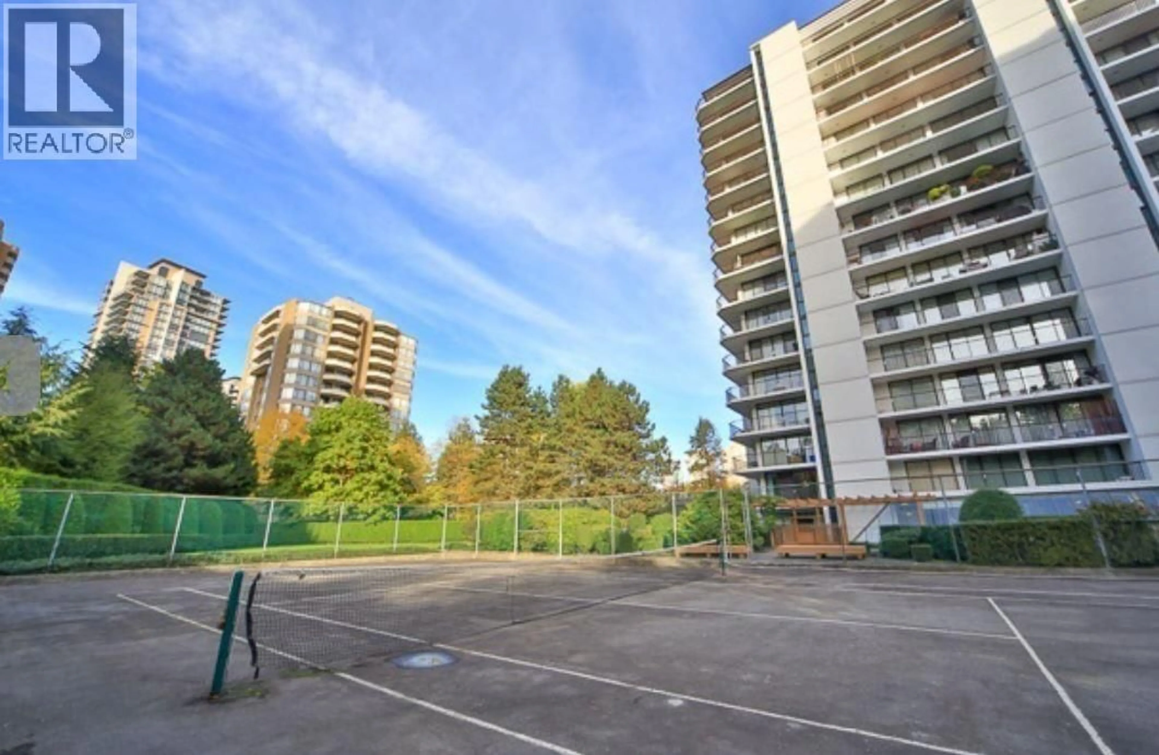 A pic from outside/outdoor area/front of a property/back of a property/a pic from drone, unknown for 607 - 6455 WILLINGDON AVENUE, Burnaby British Columbia V5H4E4
