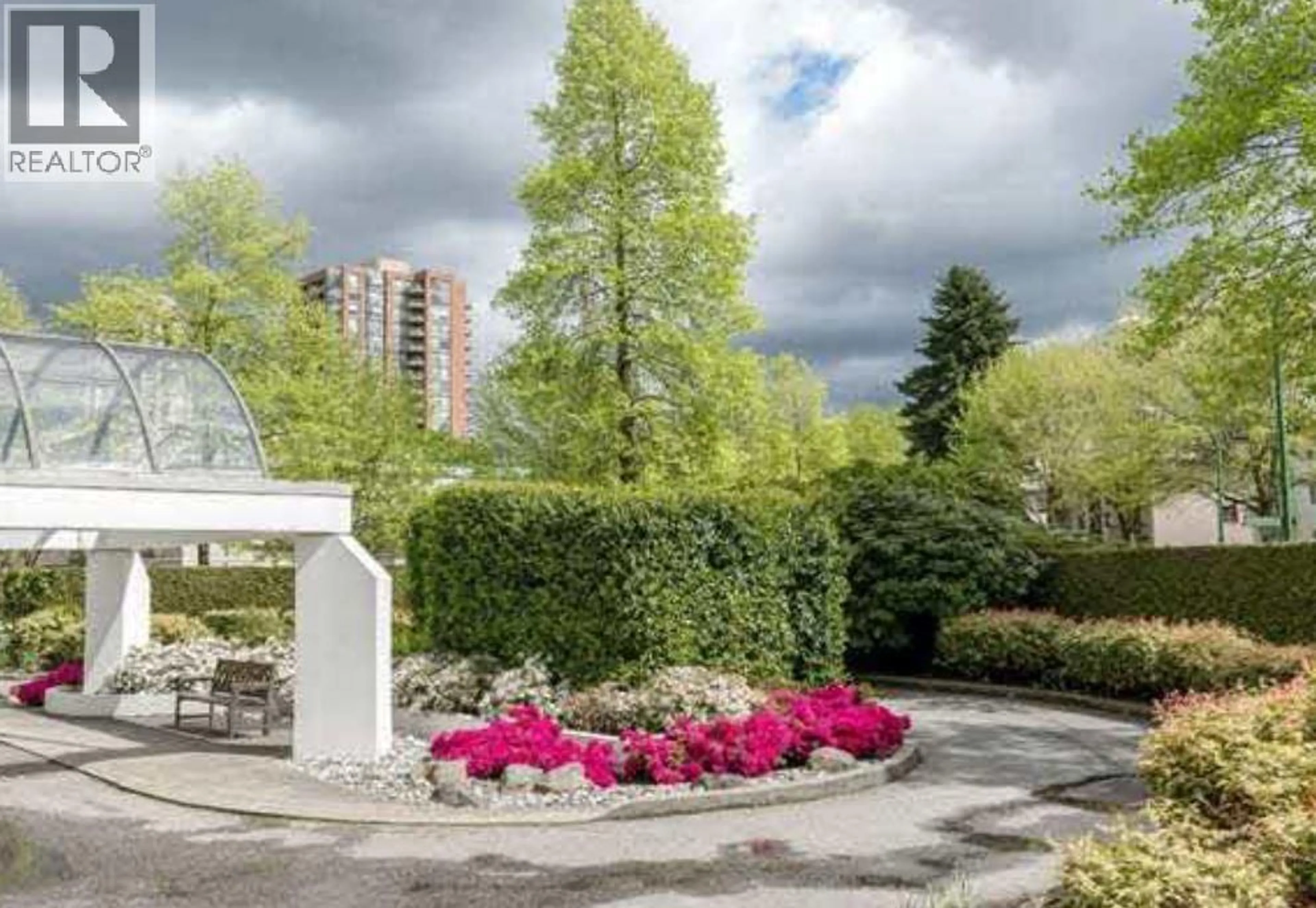 Patio, unknown for 607 - 6455 WILLINGDON AVENUE, Burnaby British Columbia V5H4E4