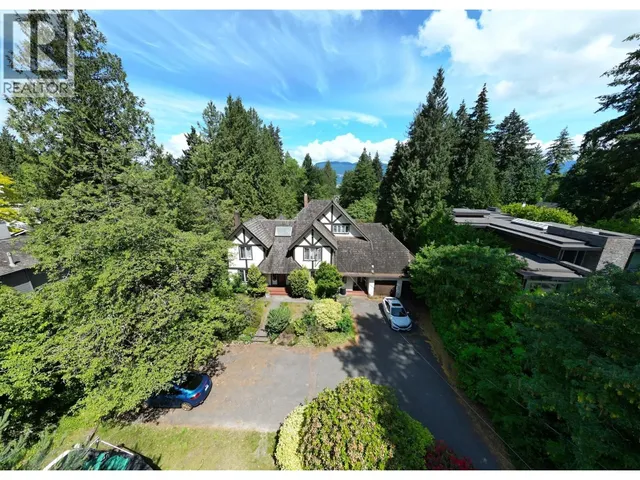 4755 4TH AVENUE, Vancouver 5