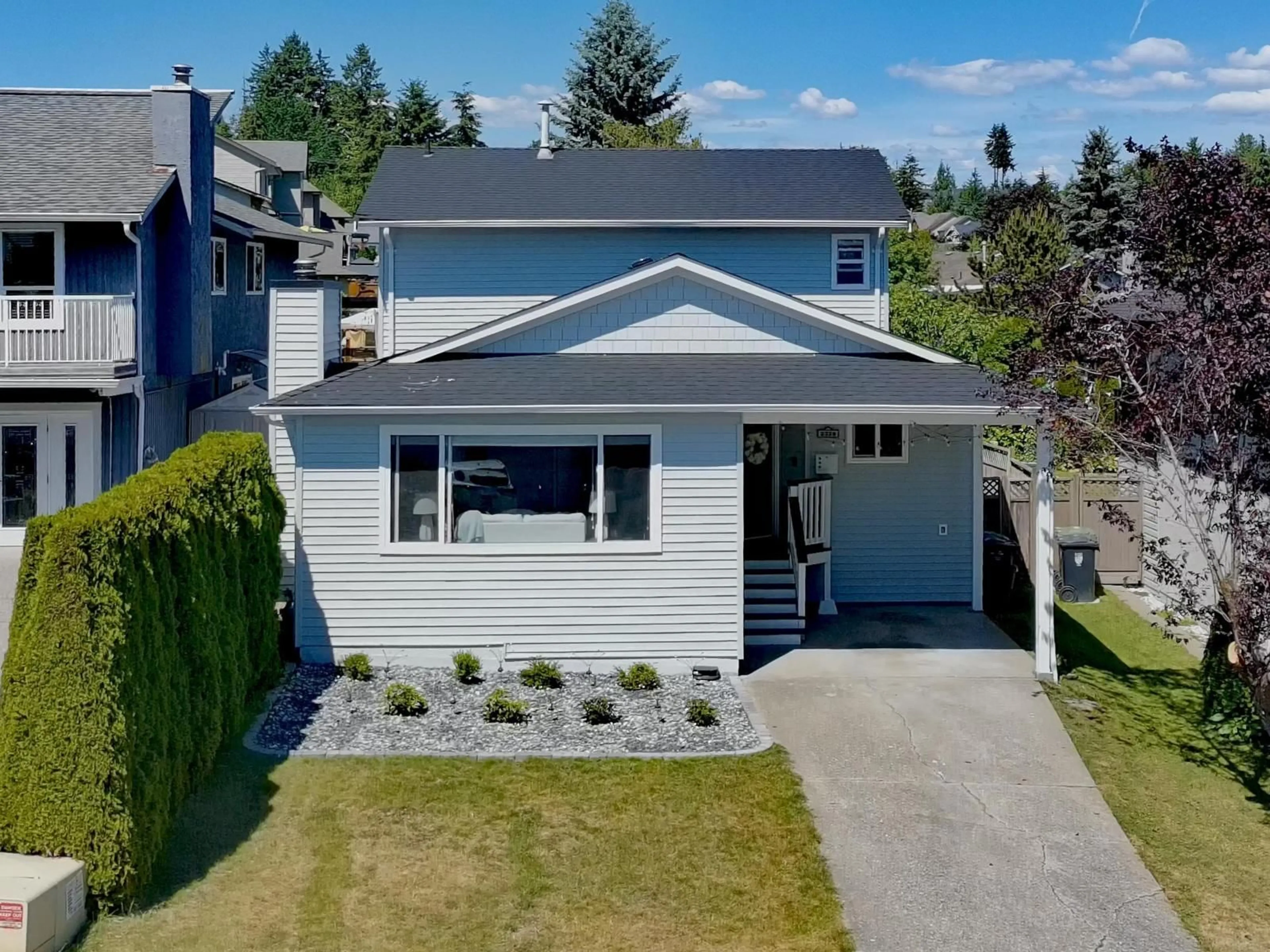 A pic from outside/outdoor area/front of a property/back of a property/a pic from drone, street for 2329 WAKEFIELD DRIVE, Langley British Columbia V2Y1B1