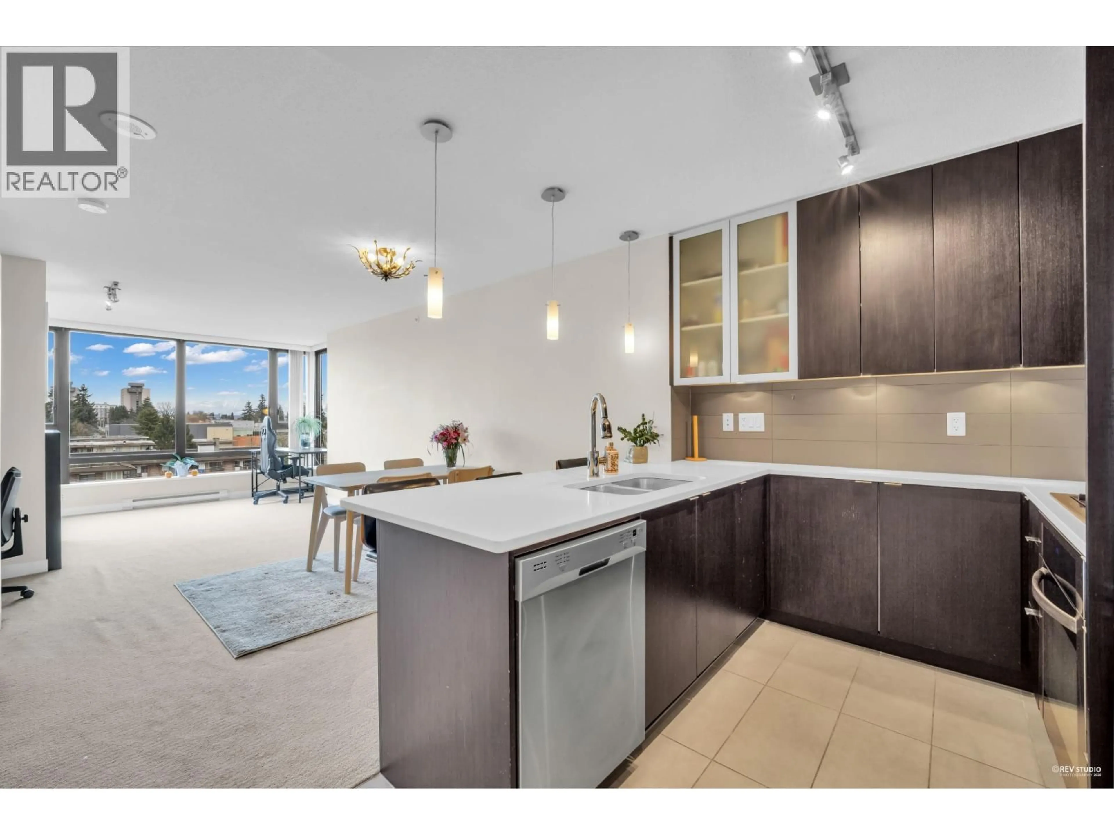 Open concept kitchen, ceramic/tile floor for 802 - 7325 ARCOLA STREET, Burnaby British Columbia V5E0A8