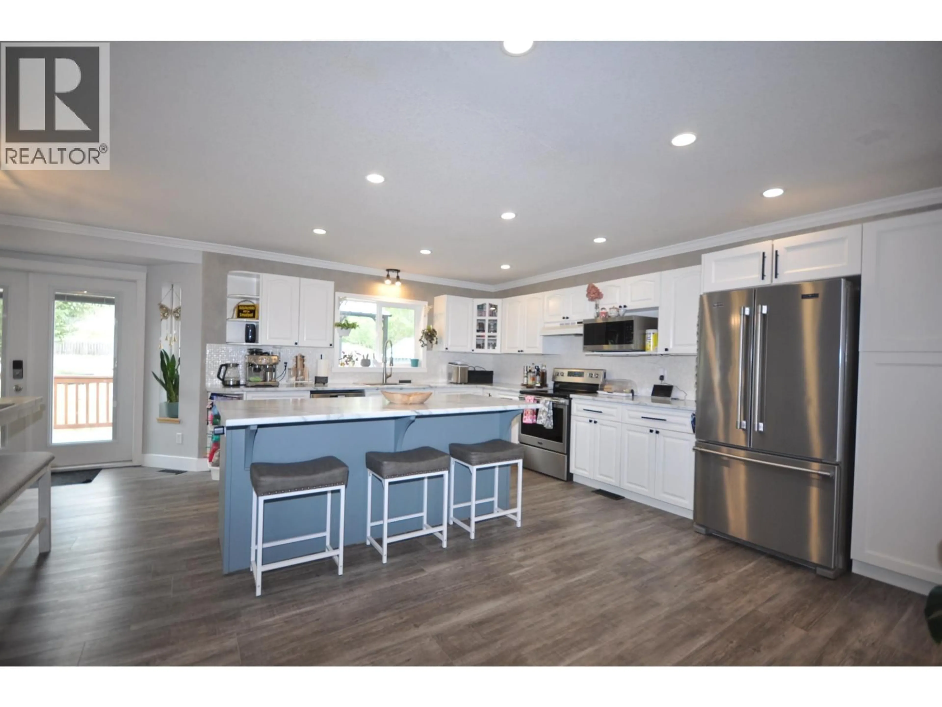 Open concept kitchen, unknown for 7350 CHILCOTIN 20 HIGHWAY, Williams Lake British Columbia V0L1A0