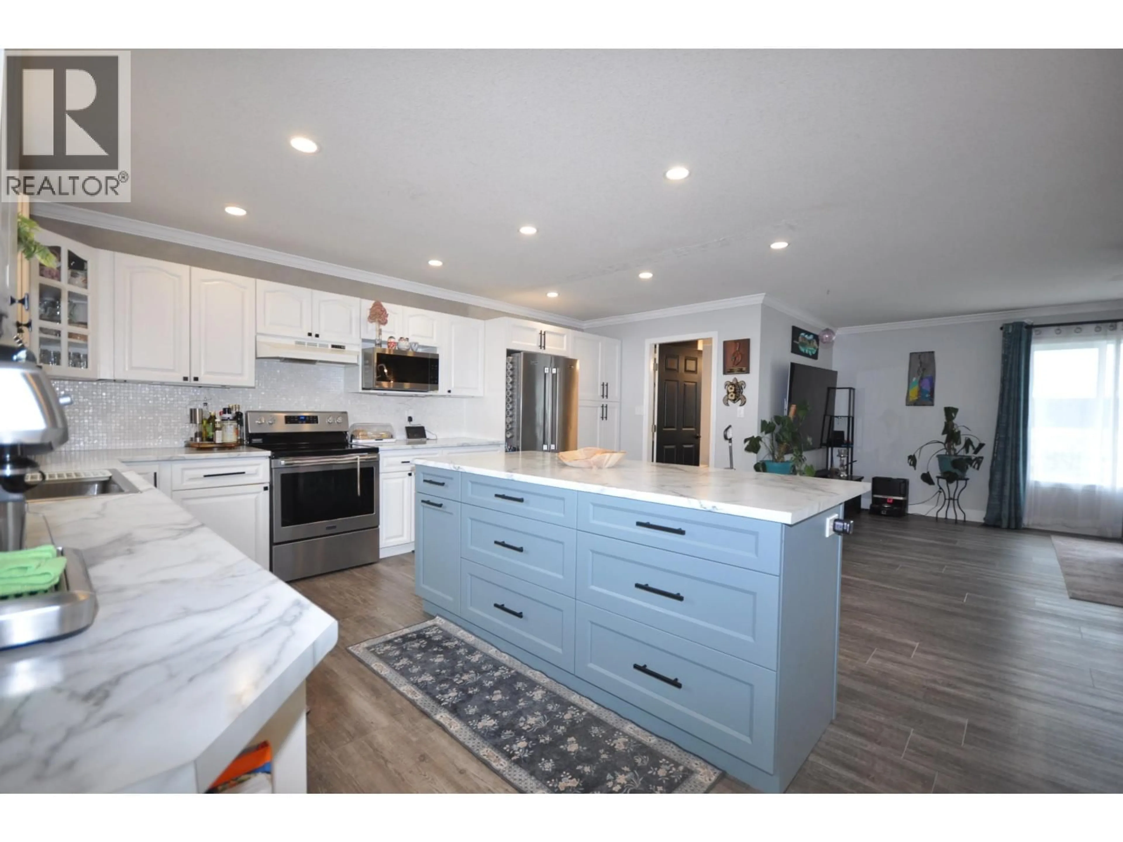 Open concept kitchen, unknown for 7350 CHILCOTIN 20 HIGHWAY, Williams Lake British Columbia V0L1A0