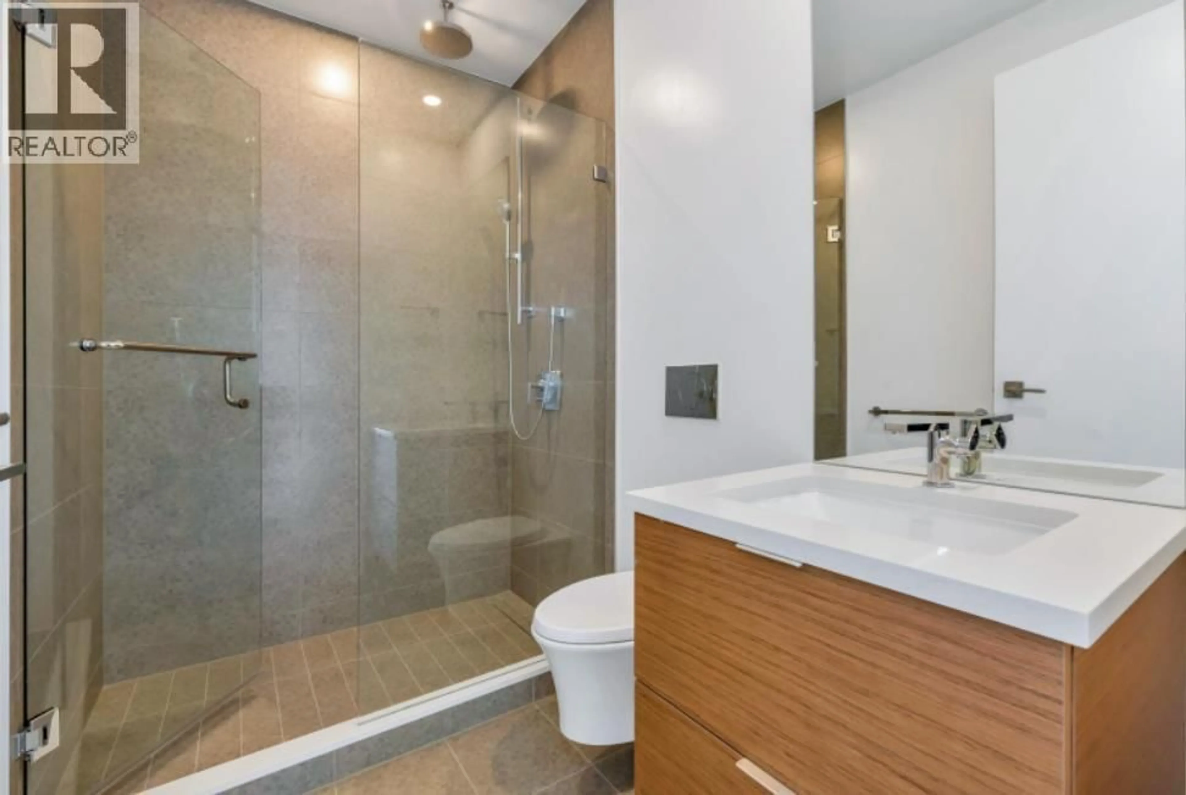 Contemporary bathroom, ceramic/tile floor for 603 - 6699 NELSON AVENUE, West Vancouver British Columbia V7W2B2